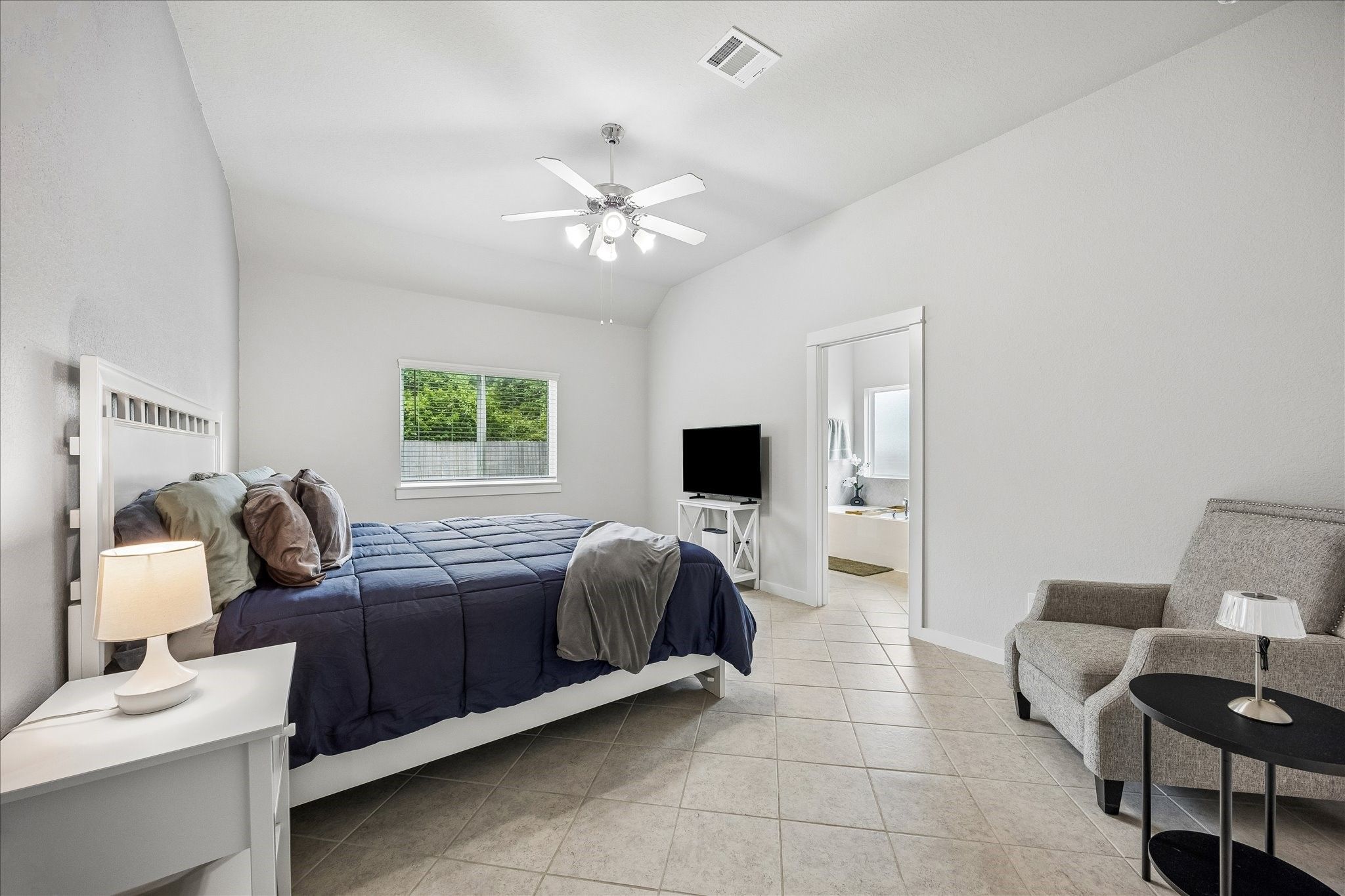 Land Listing Agent Photo