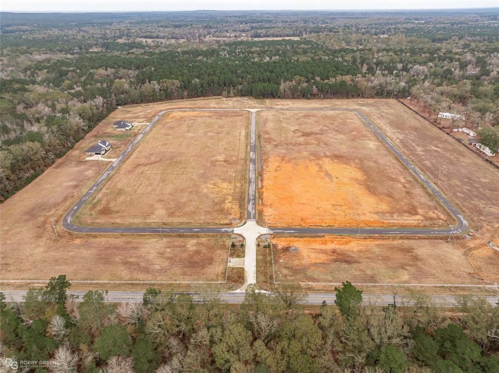 Land Listing Agent Photo