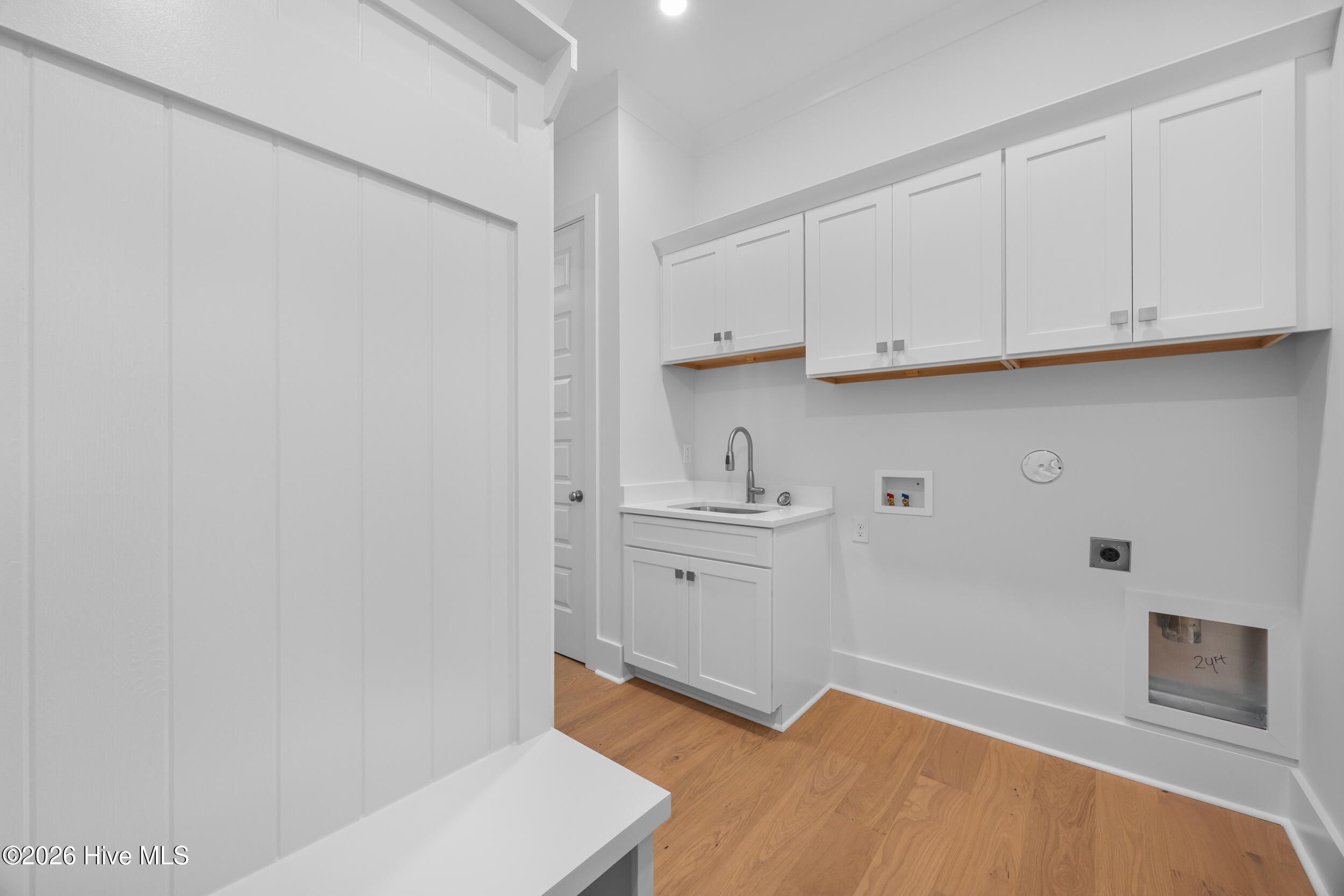Land Listing Agent Photo