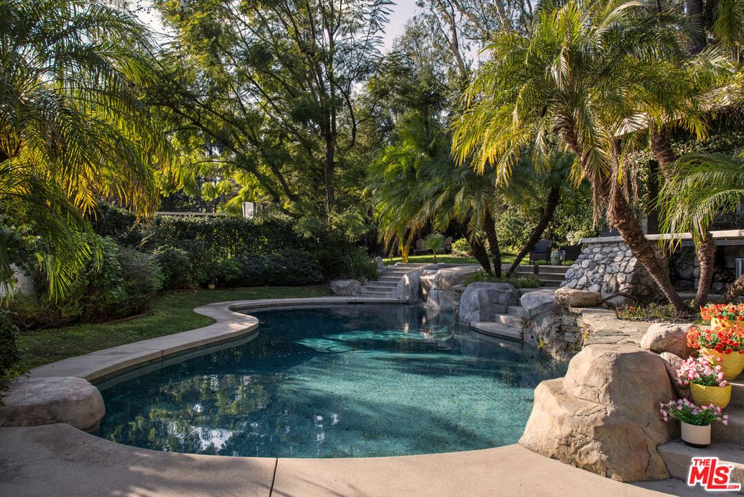 Land Listing Agent Photo