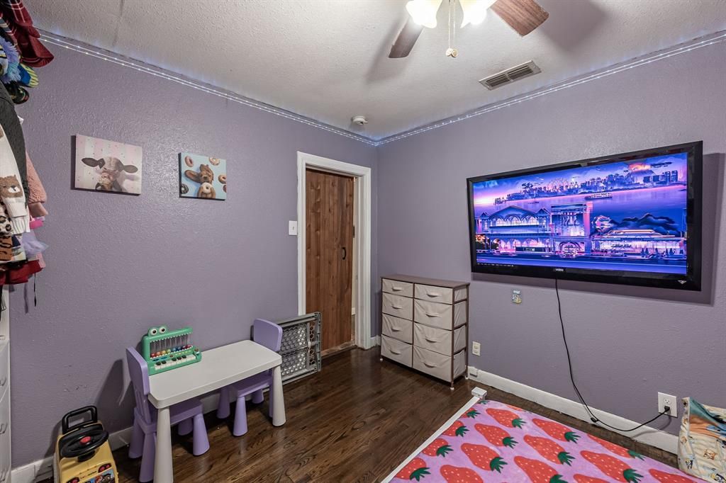 Land Listing Agent Photo
