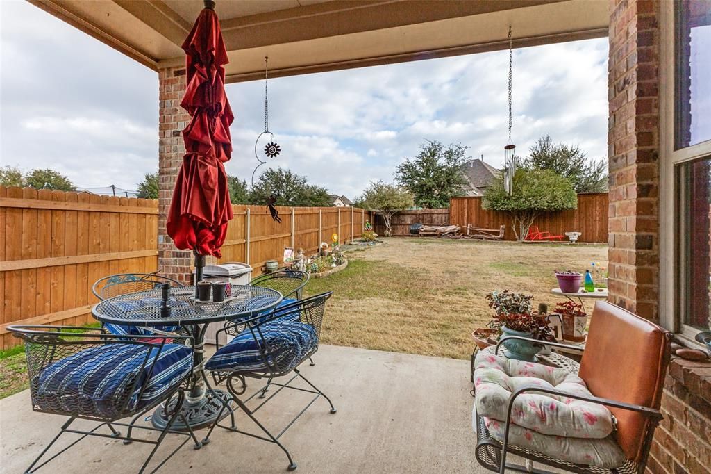 Land Listing Agent Photo