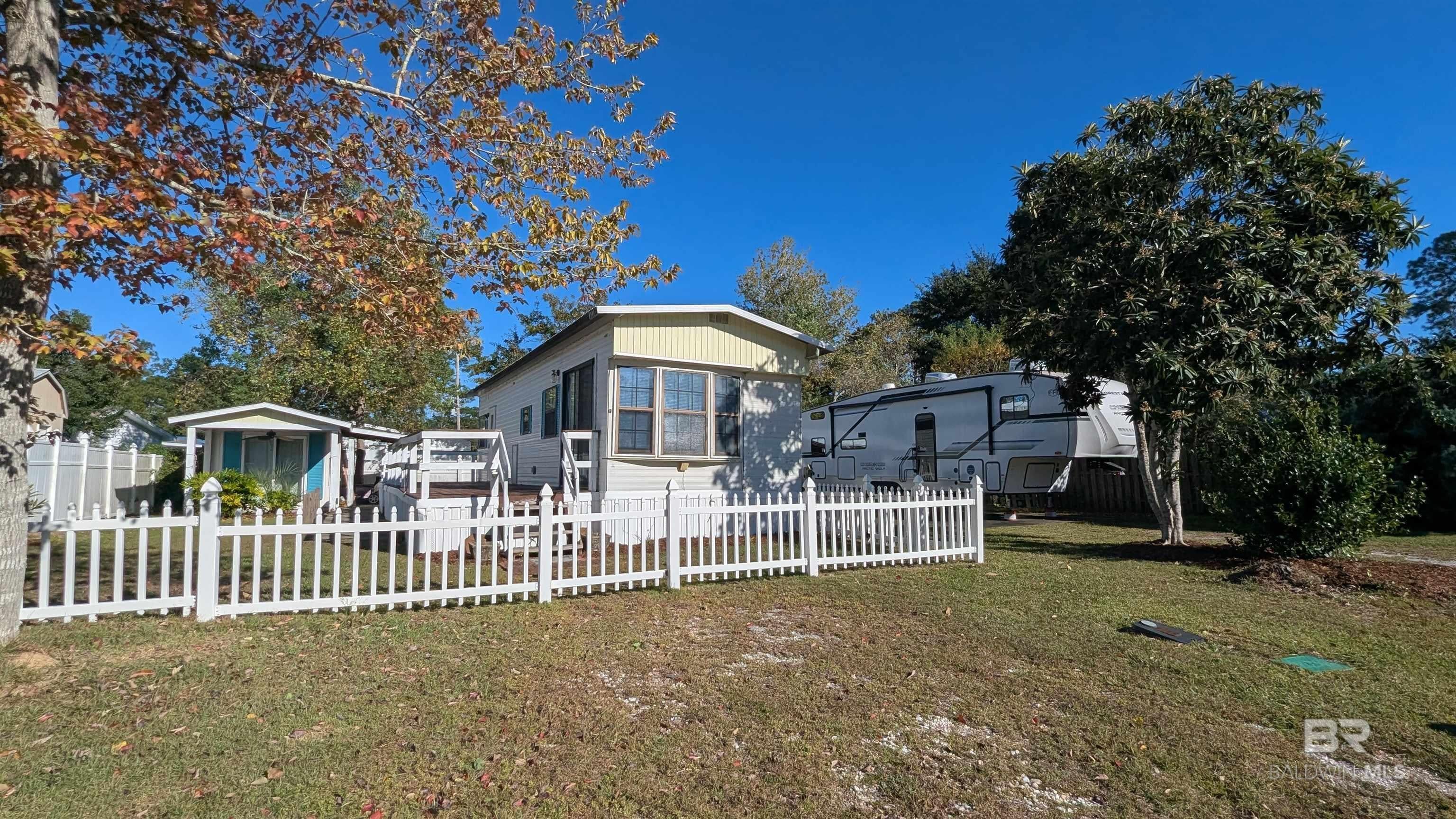 Land Listing Agent Photo