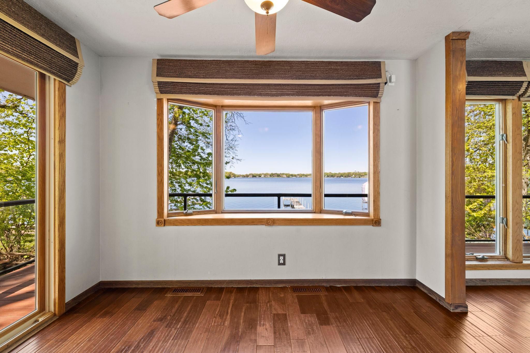 Land Listing Agent Photo