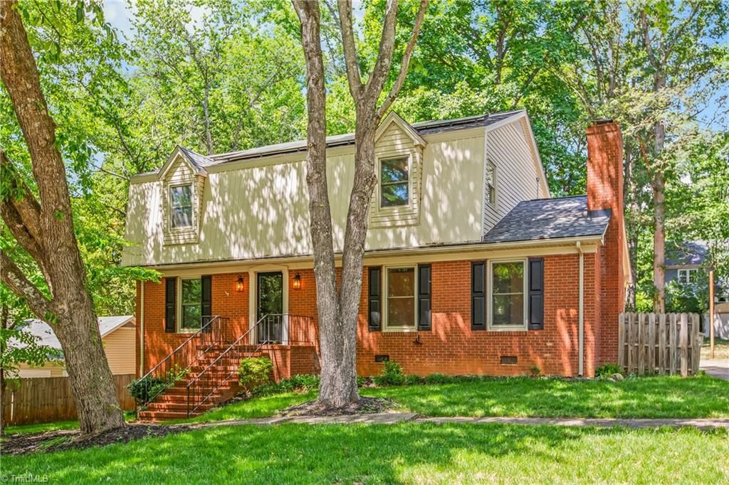 Land Listing Agent Photo