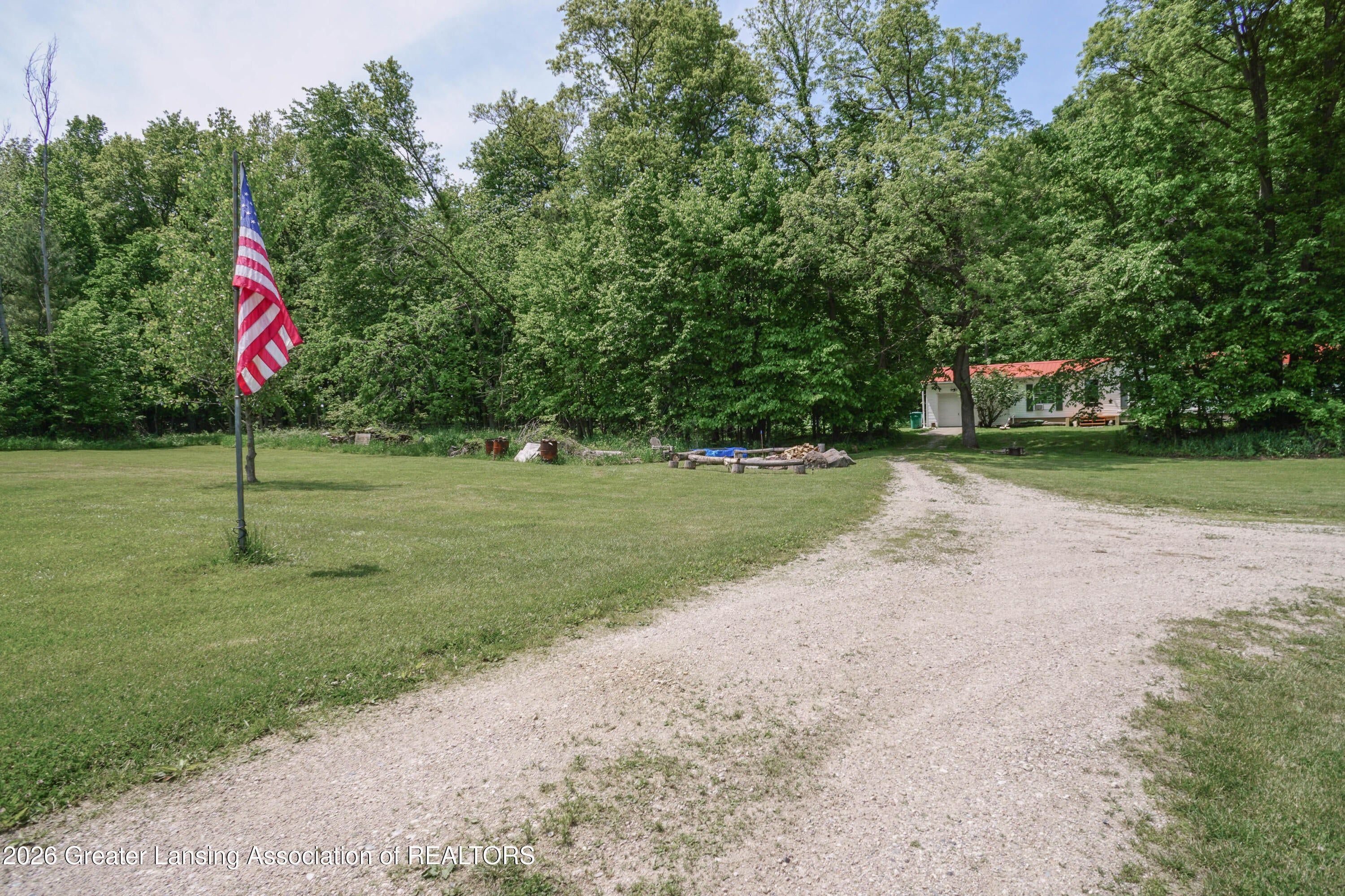 Land Listing Agent Photo