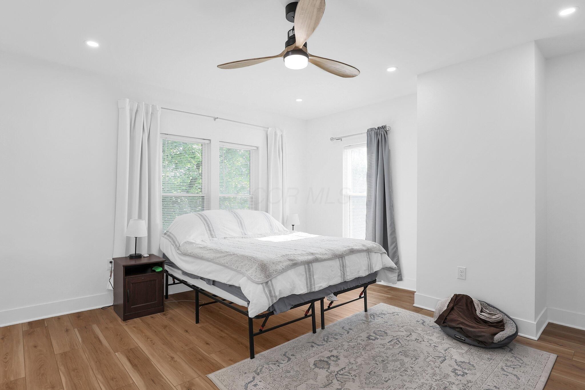 Land Listing Agent Photo