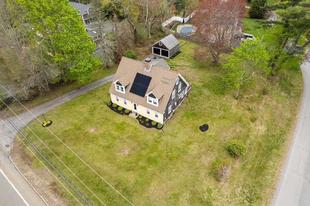 Land Listing Agent Photo