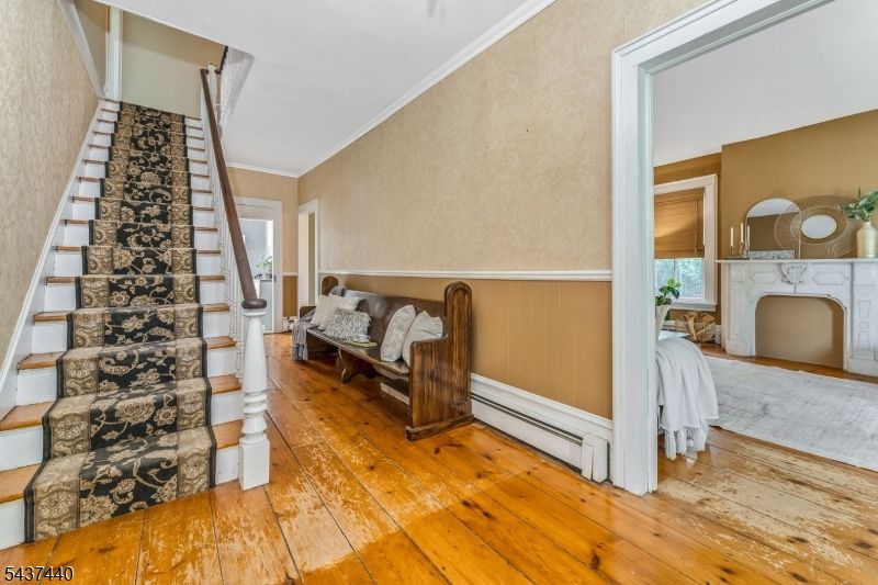 Land Listing Agent Photo