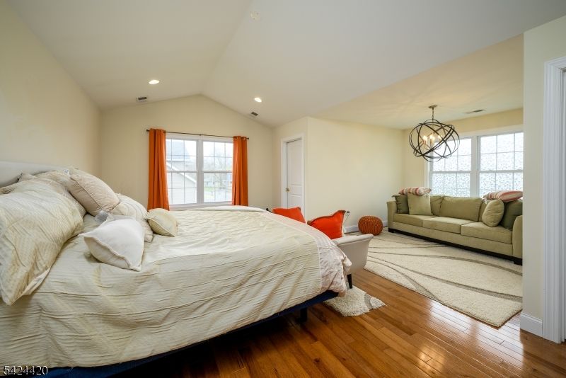 Land Listing Agent Photo