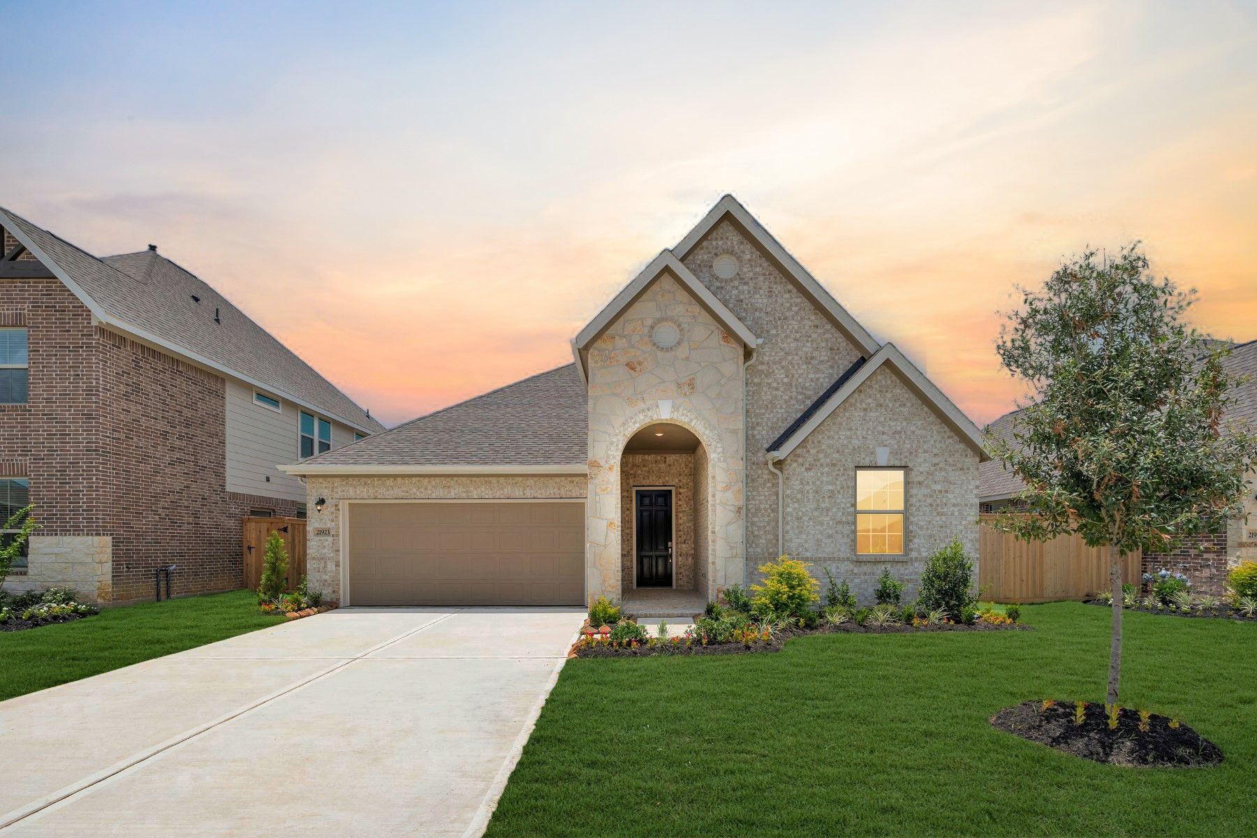 Land Listing Agent Photo