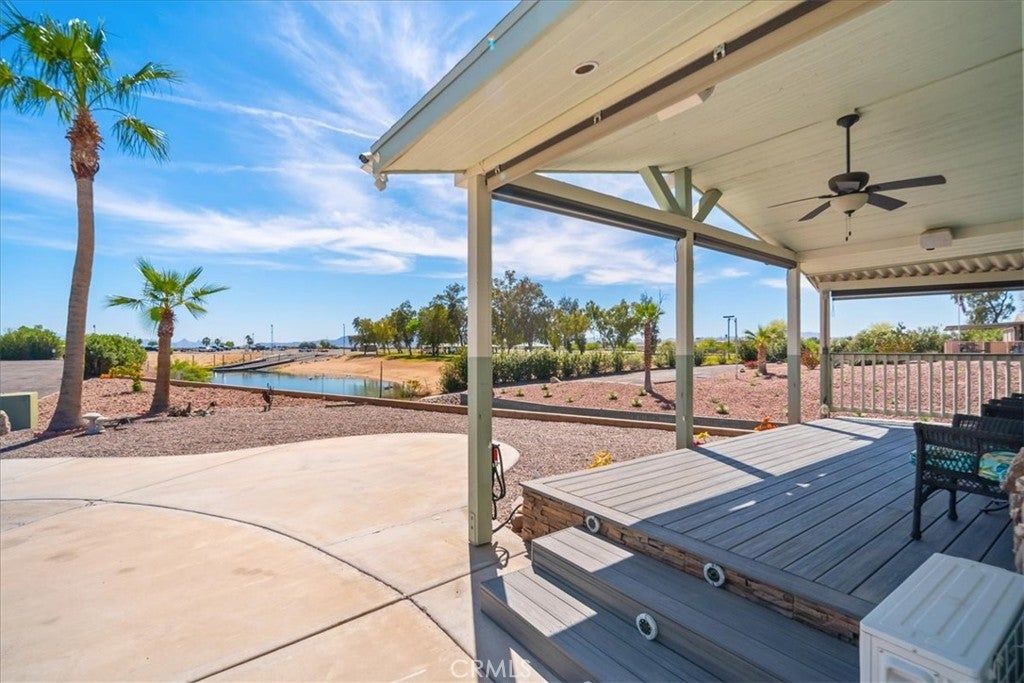 Land Listing Agent Photo