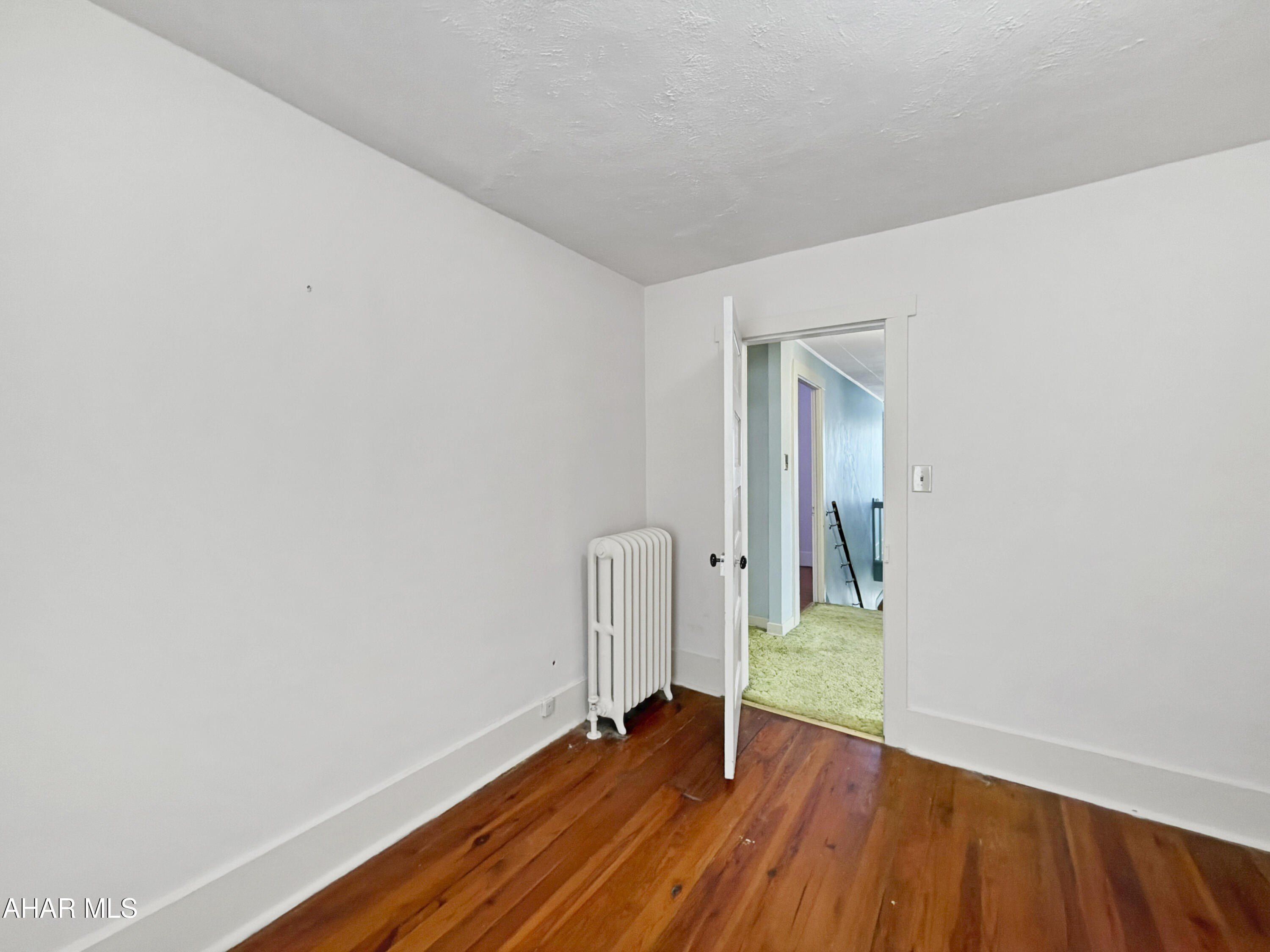 Land Listing Agent Photo
