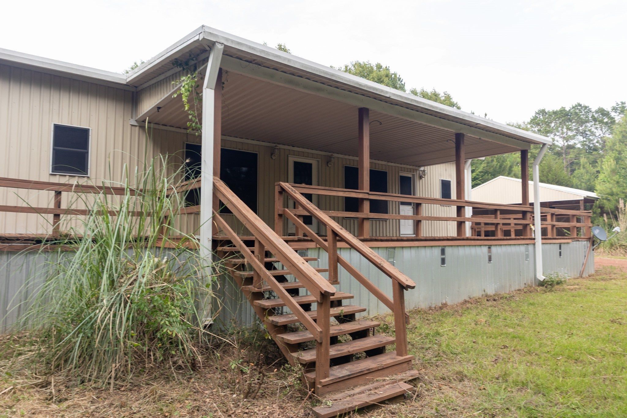 Land Listing Agent Photo