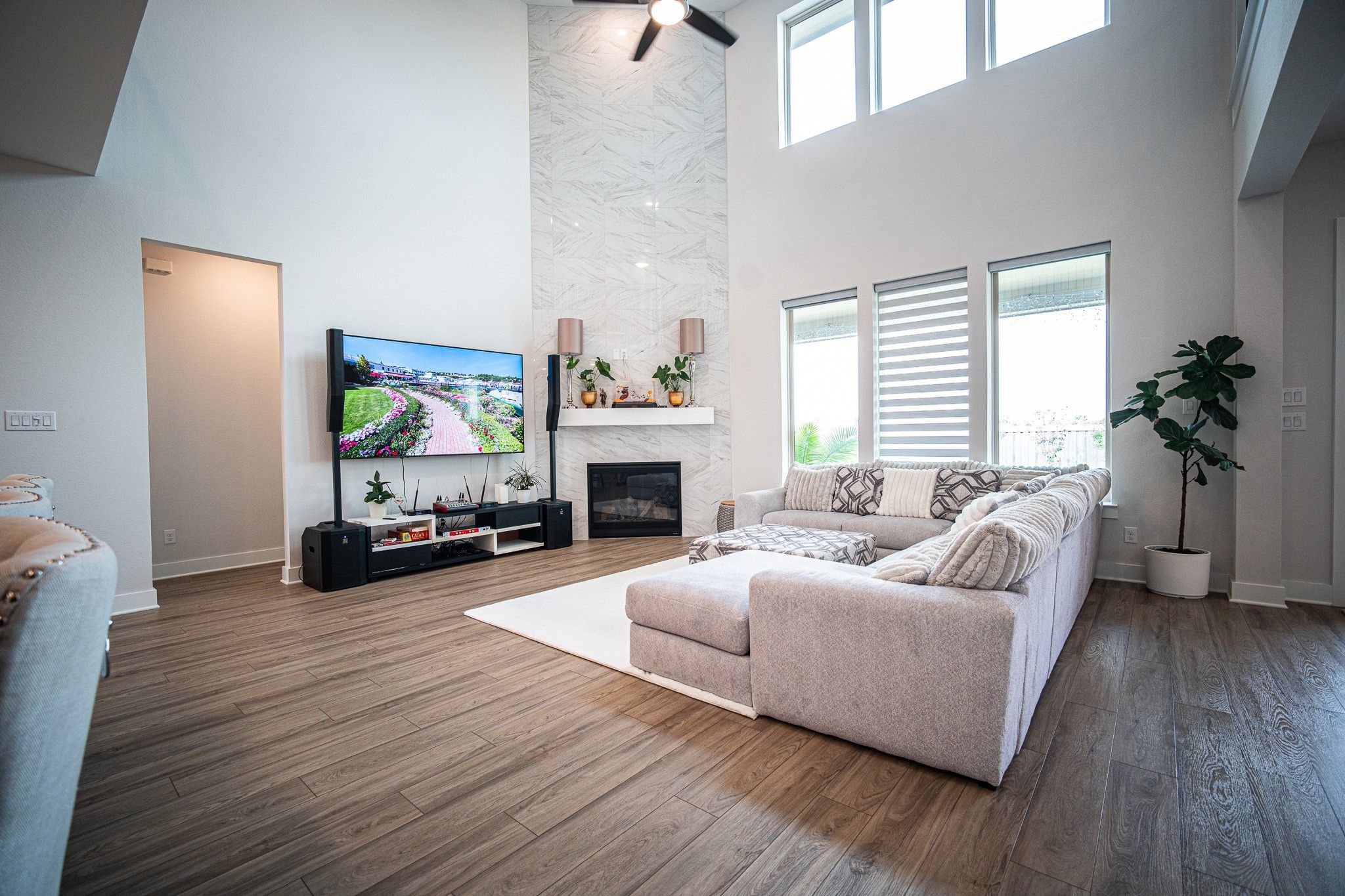 Land Listing Agent Photo