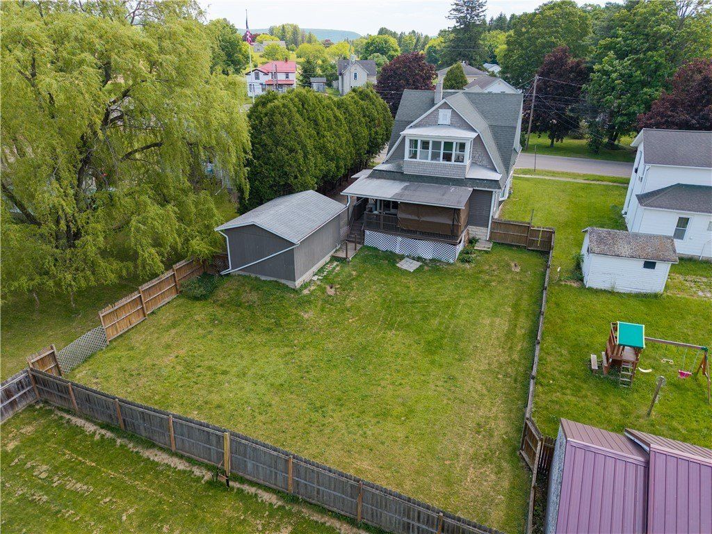 Land Listing Agent Photo