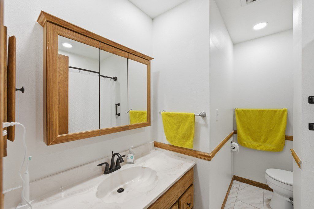 Land Listing Agent Photo