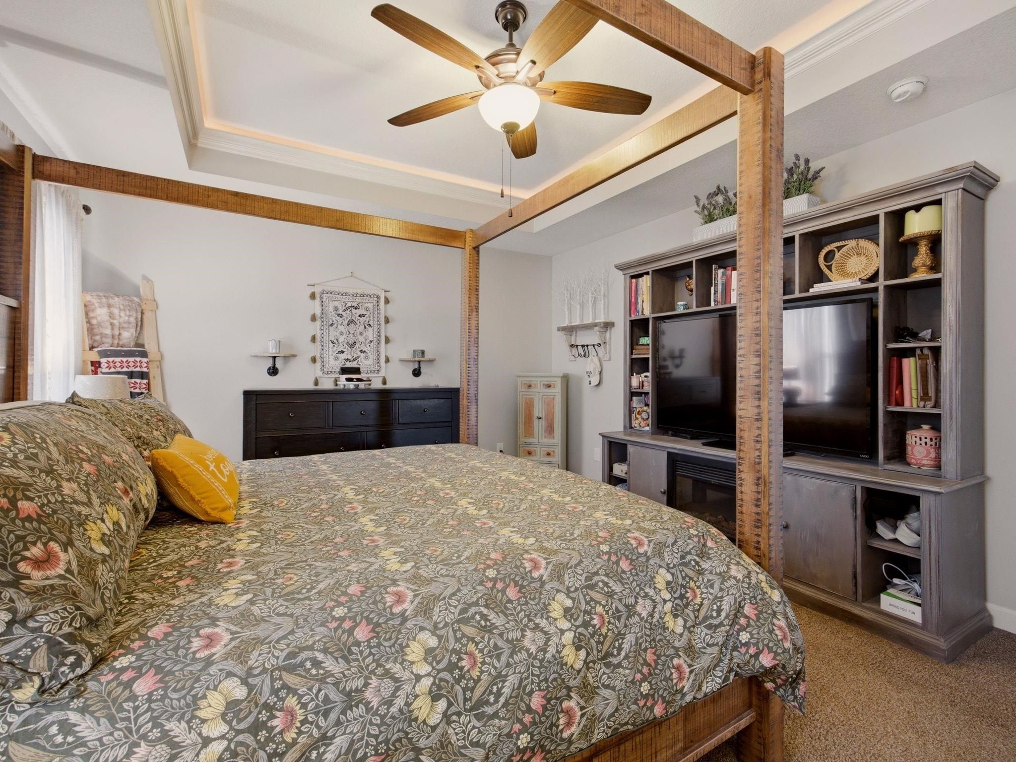 Land Listing Agent Photo