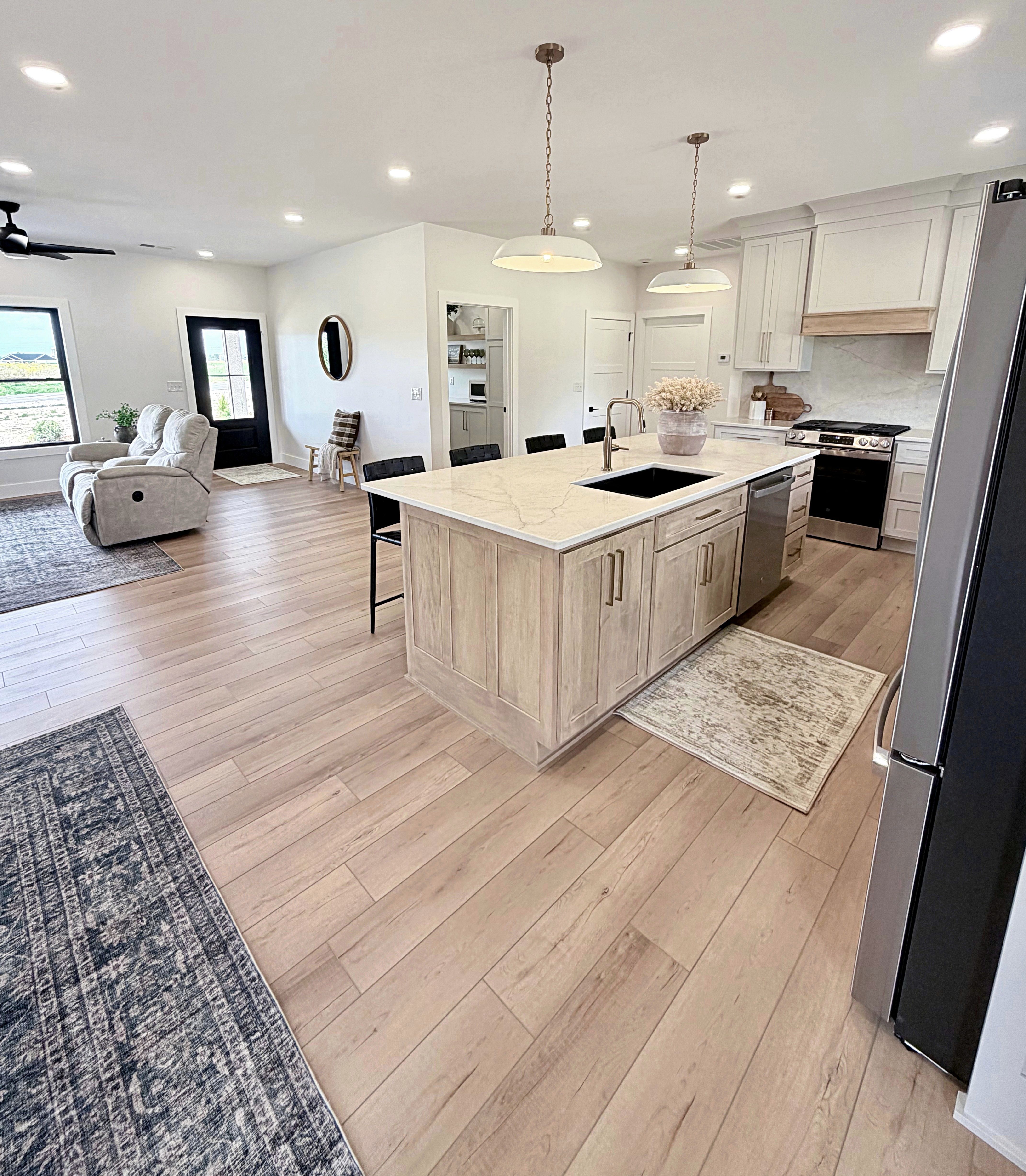 Land Listing Agent Photo