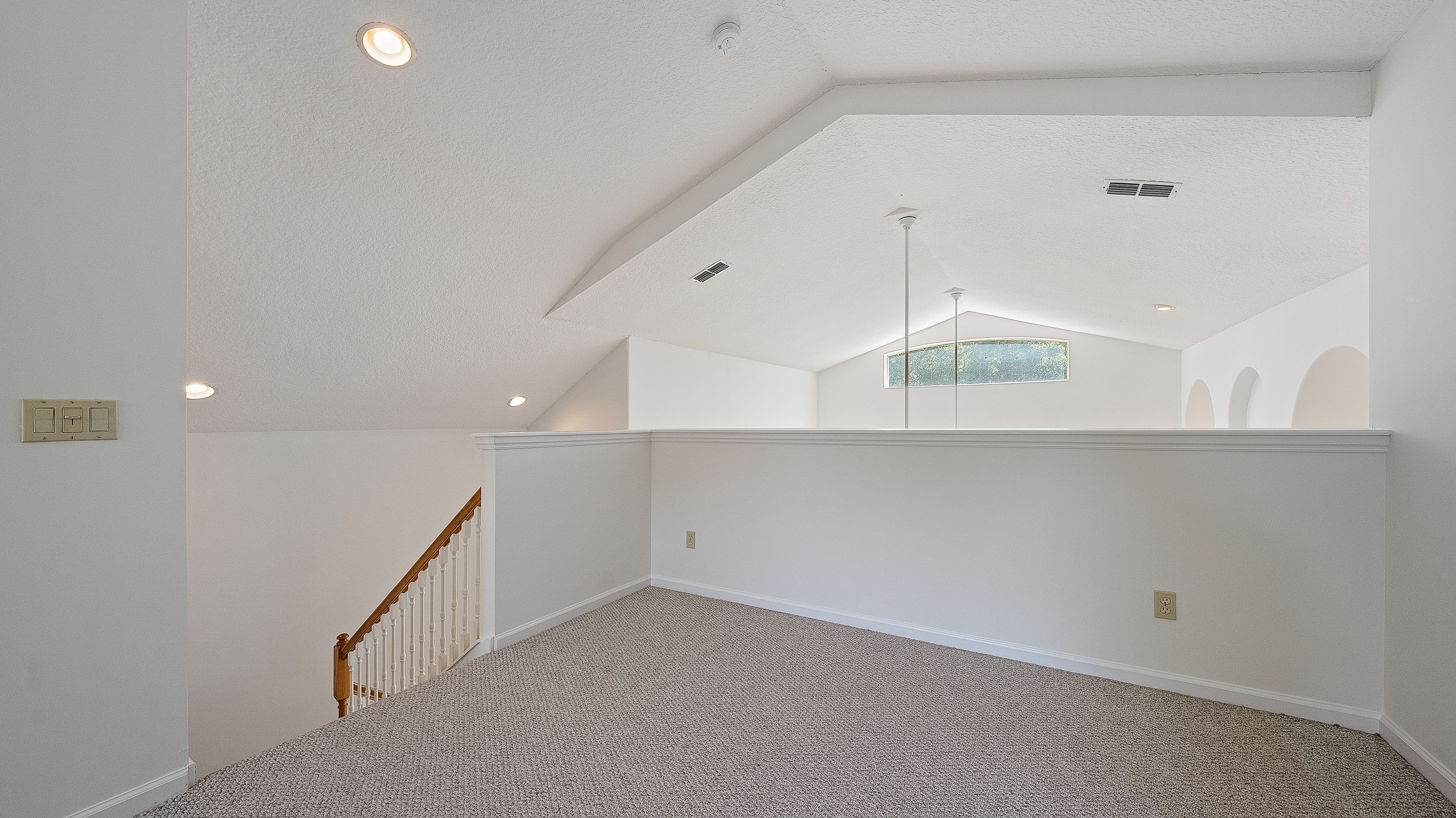Land Listing Agent Photo