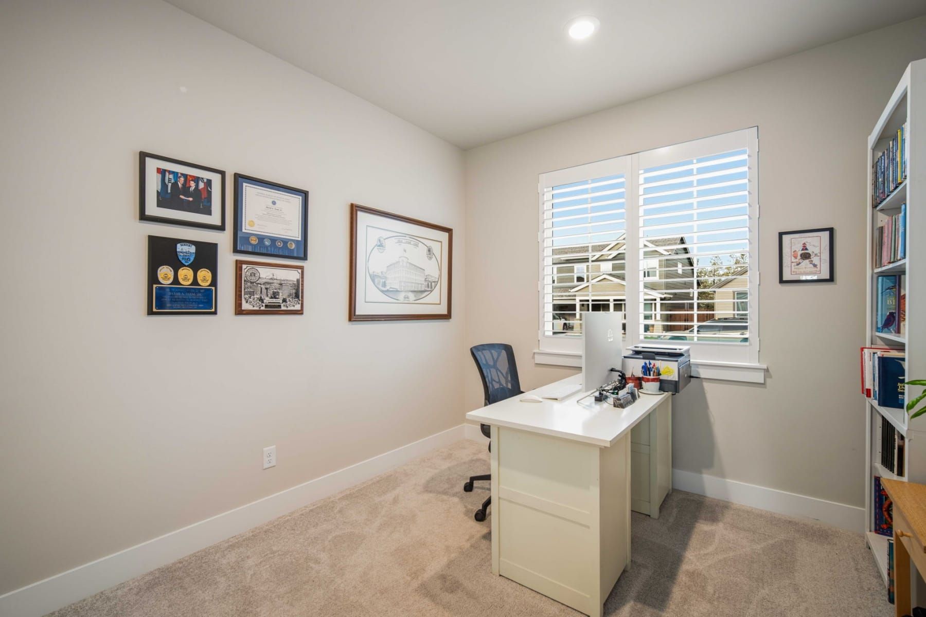 Land Listing Agent Photo