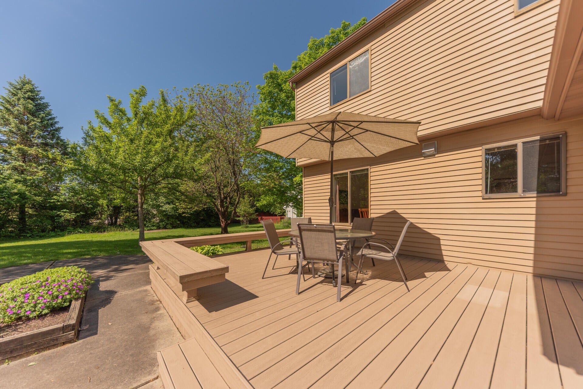 Land Listing Agent Photo