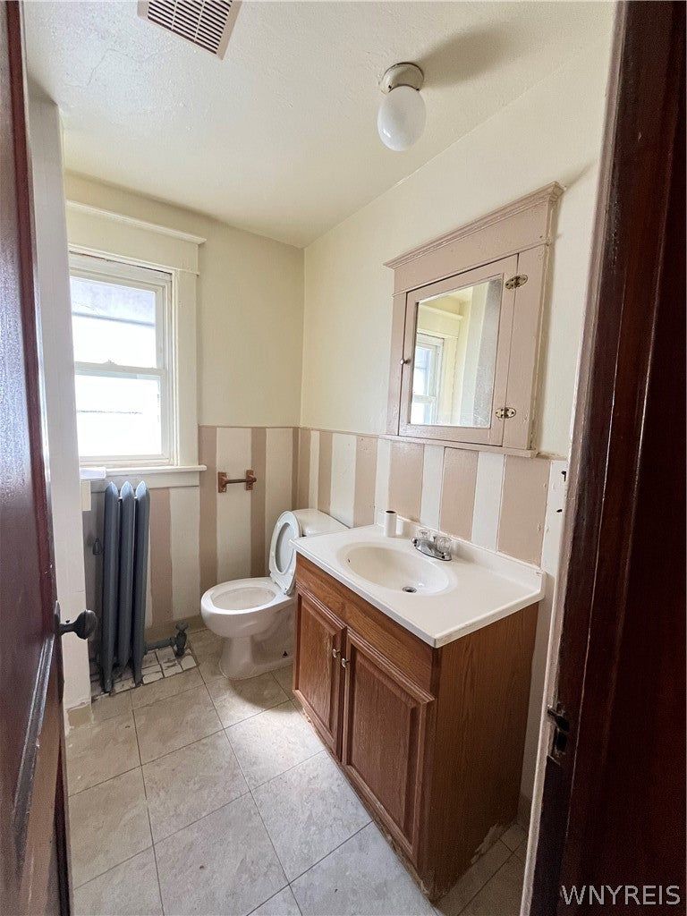 Land Listing Agent Photo