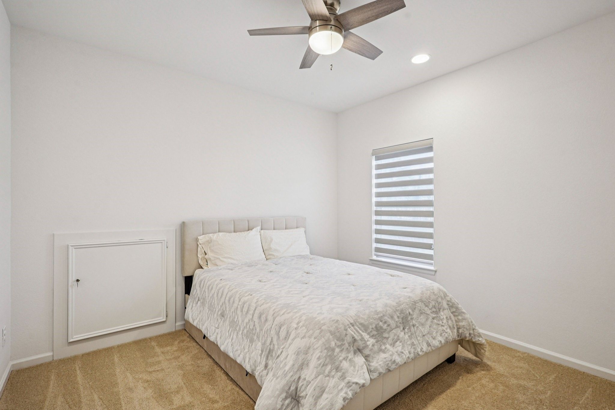 Land Listing Agent Photo