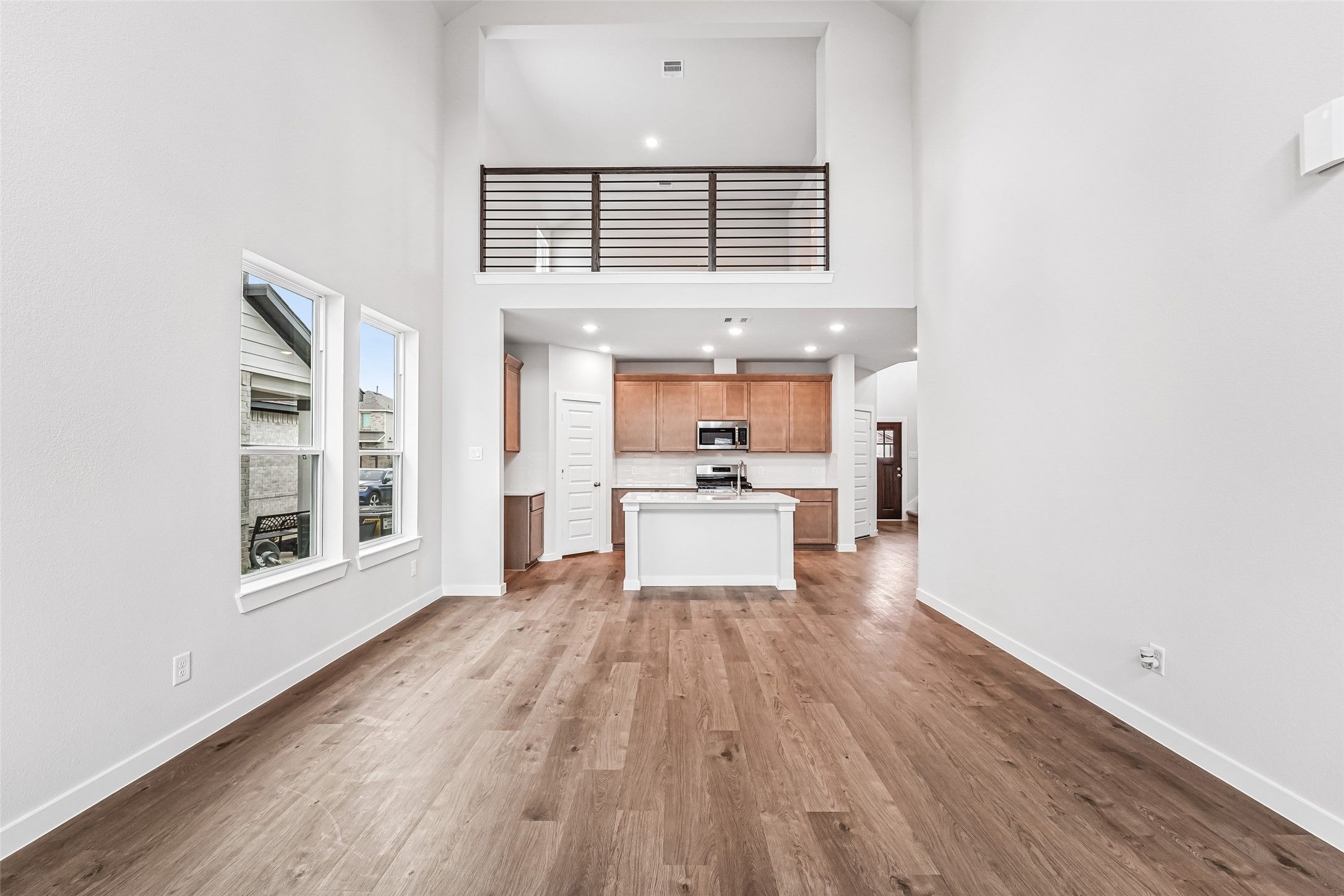 Land Listing Agent Photo