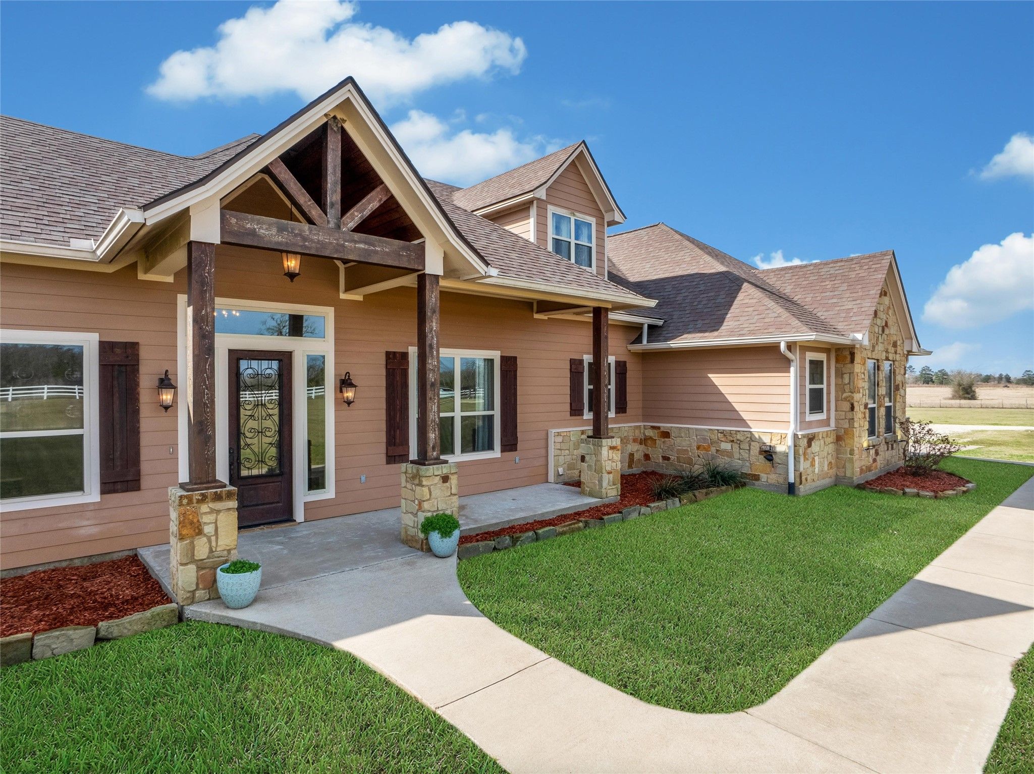 Land Listing Agent Photo