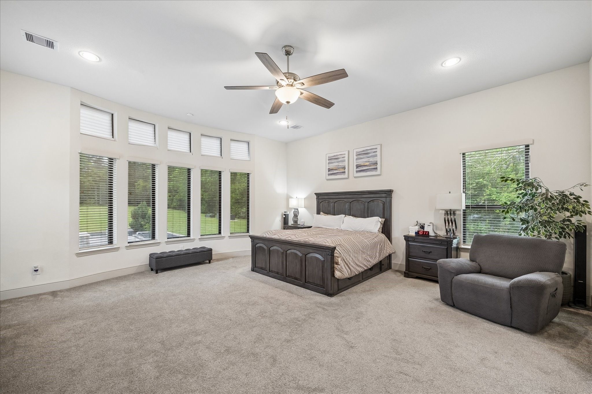 Land Listing Agent Photo
