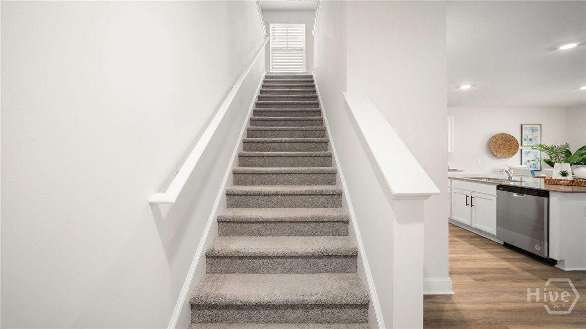 Land Listing Agent Photo
