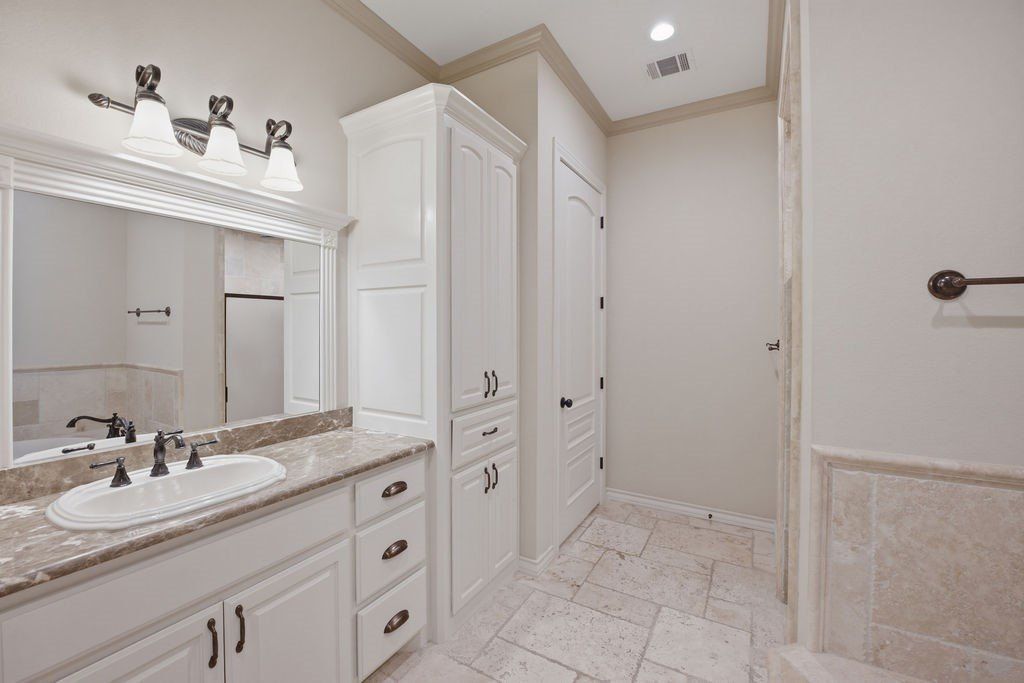 Land Listing Agent Photo