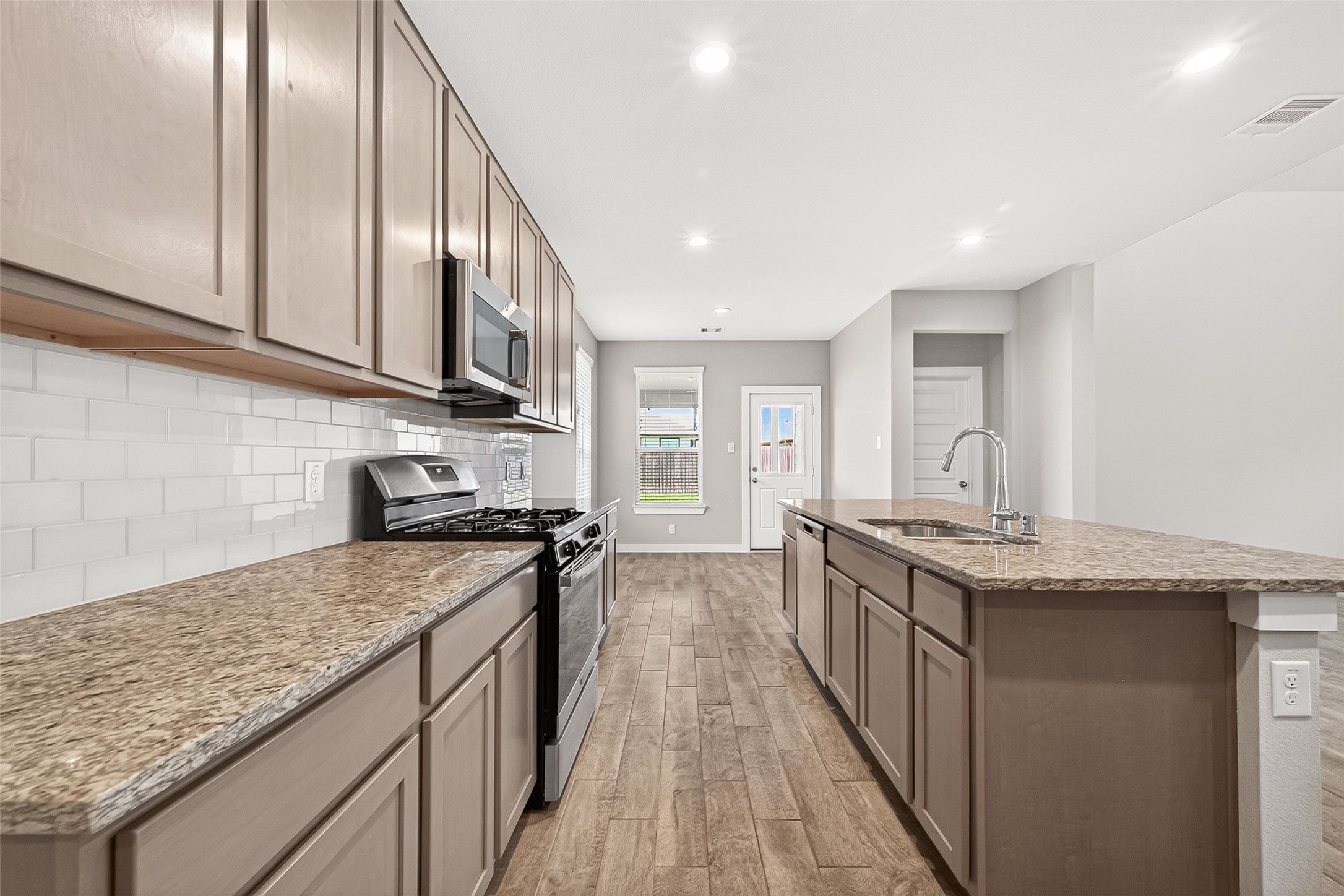 Land Listing Agent Photo