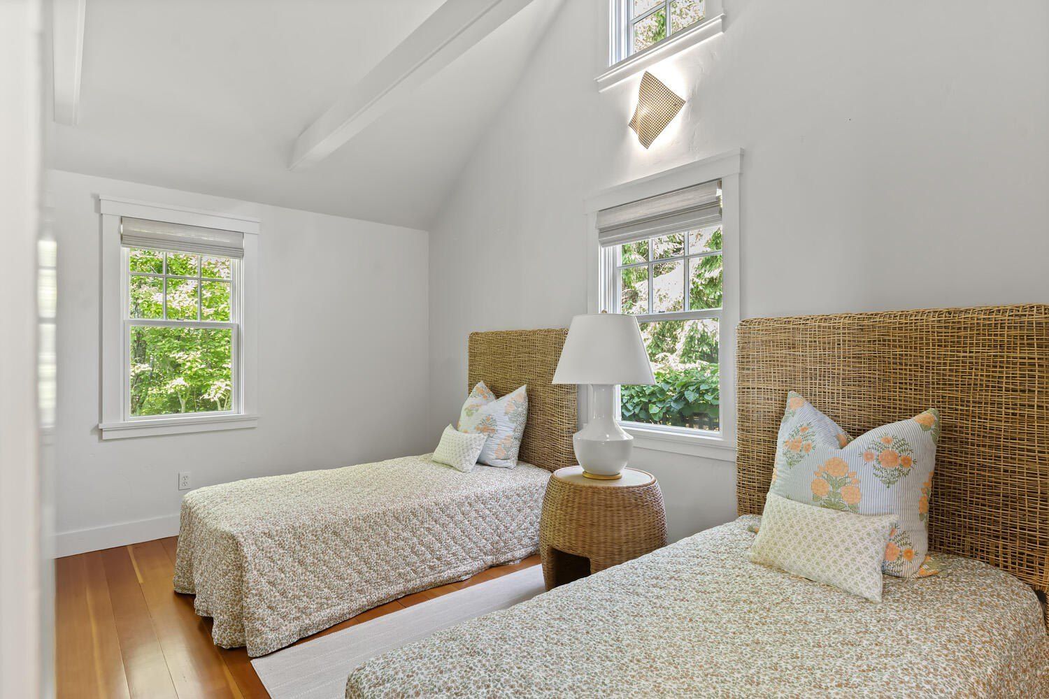 Land Listing Agent Photo
