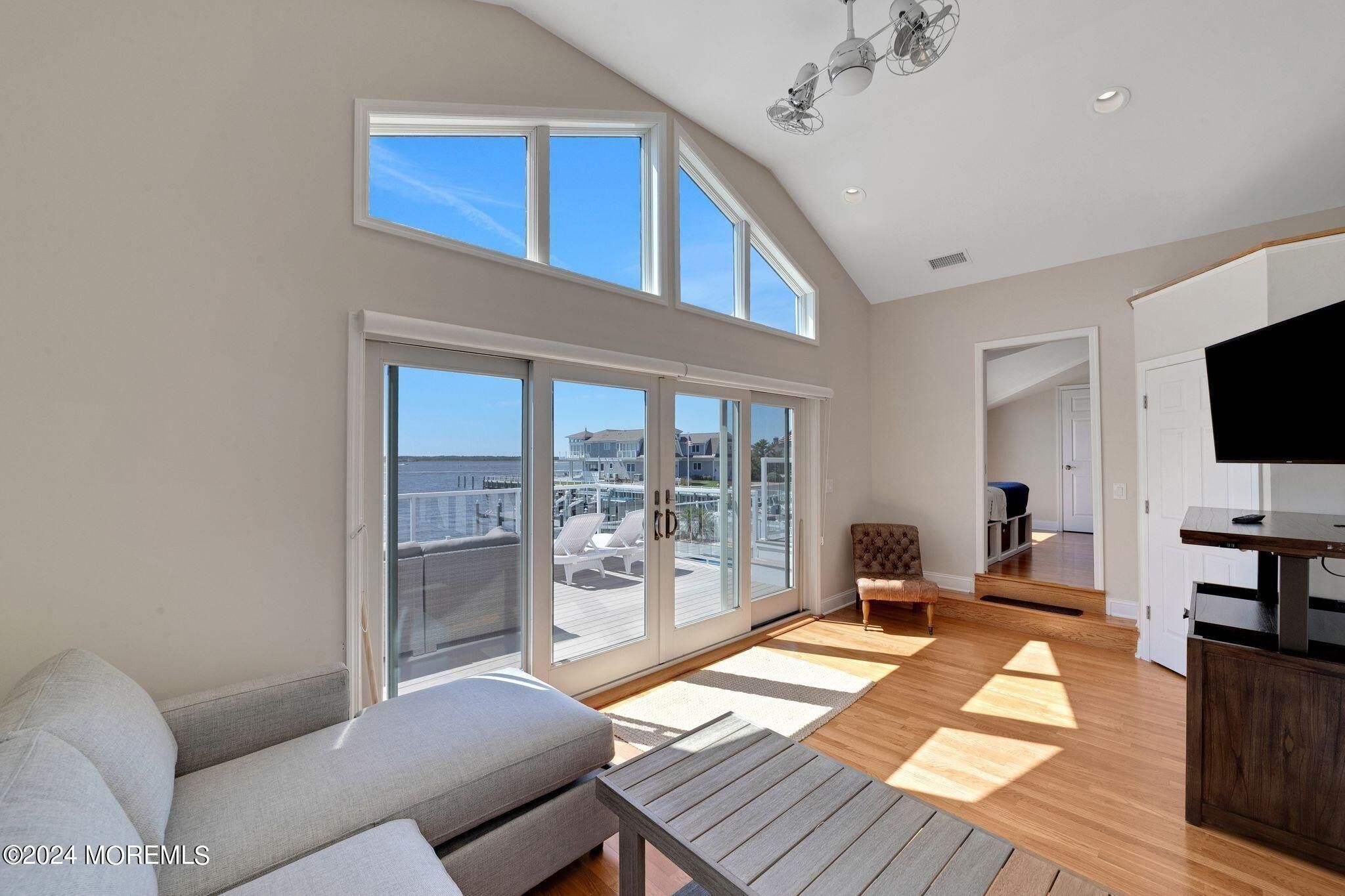 Land Listing Agent Photo