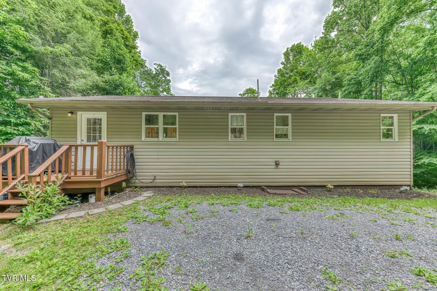 Land Listing Agent Photo