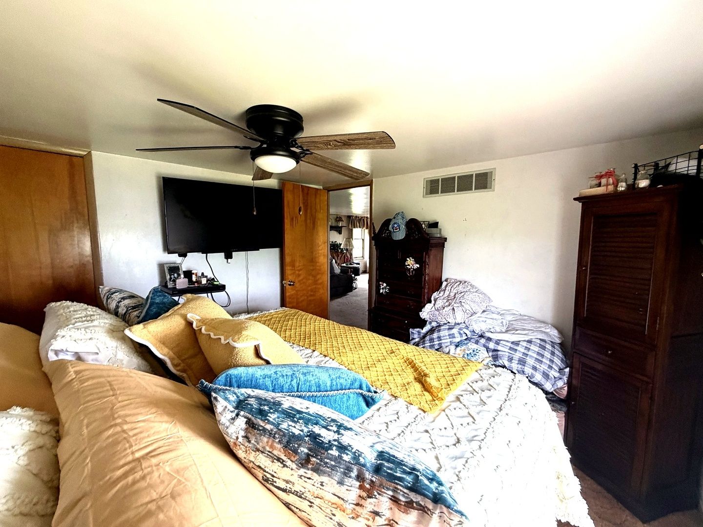 Land Listing Agent Photo