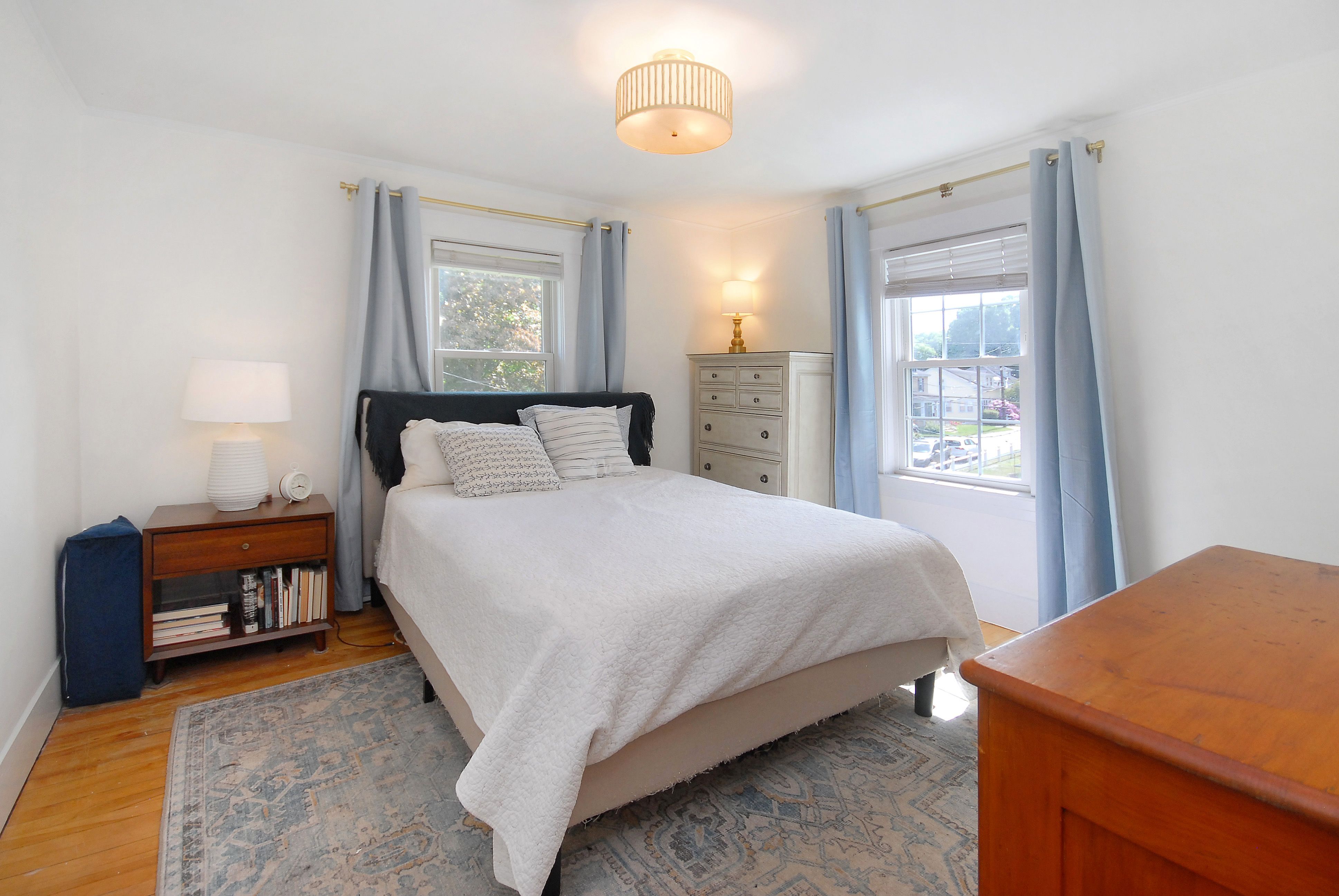 Land Listing Agent Photo