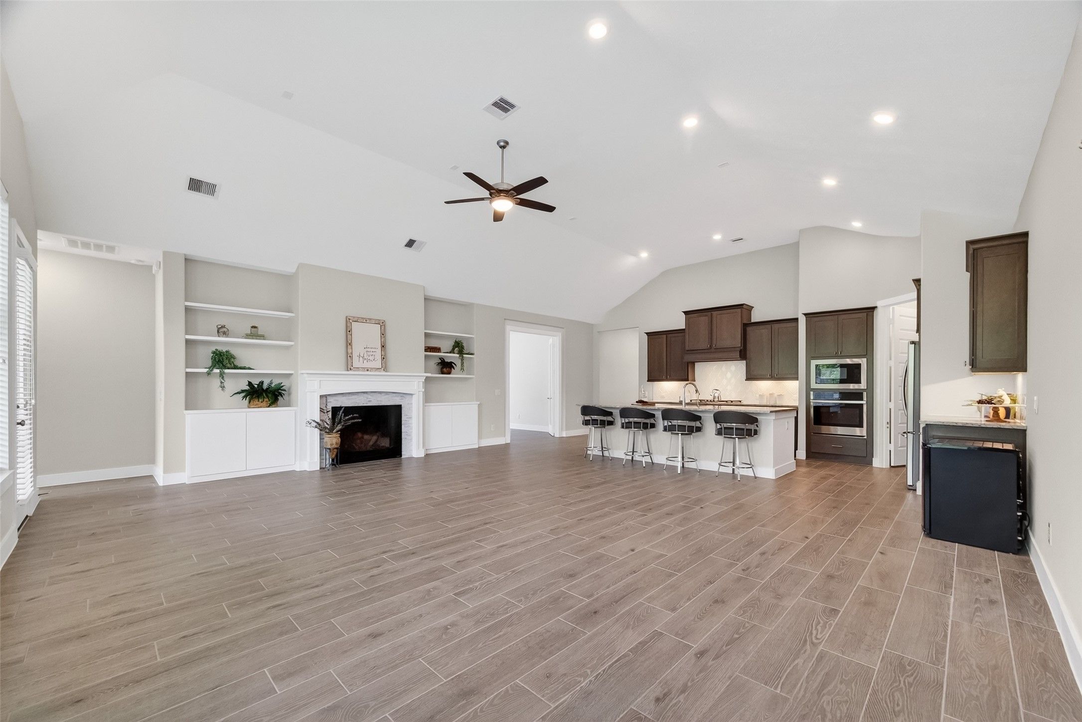 Land Listing Agent Photo