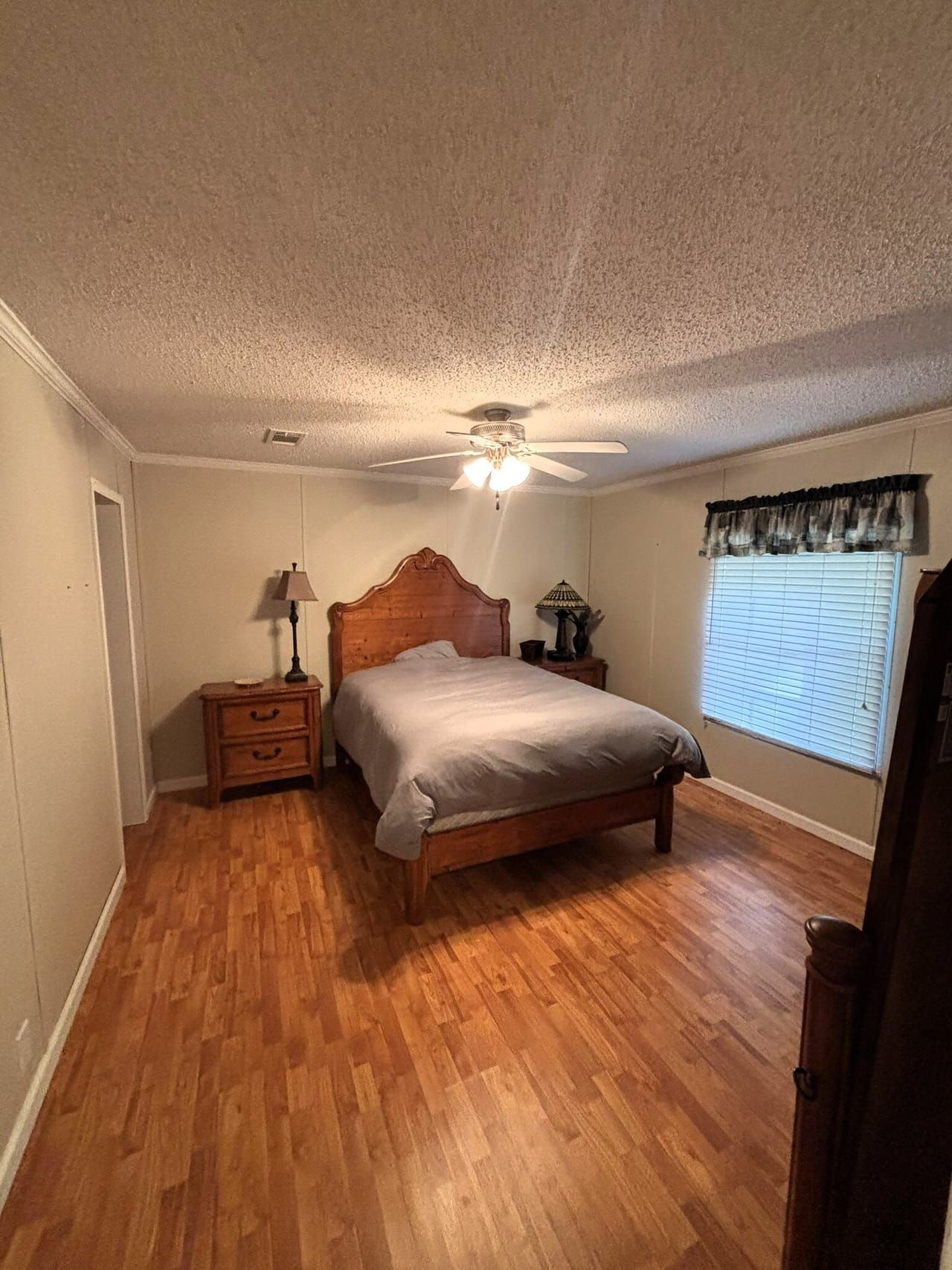 Land Listing Agent Photo