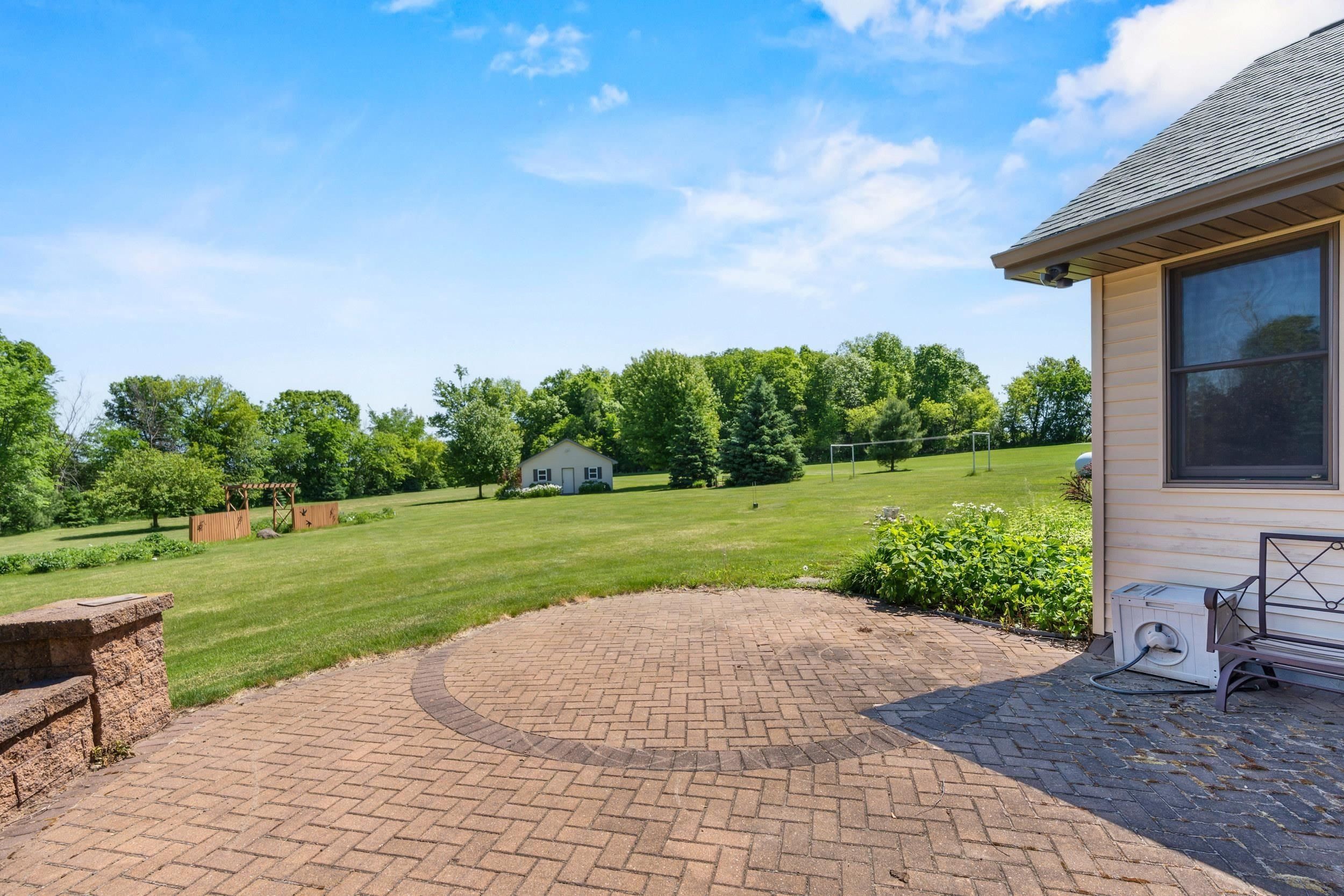 Land Listing Agent Photo
