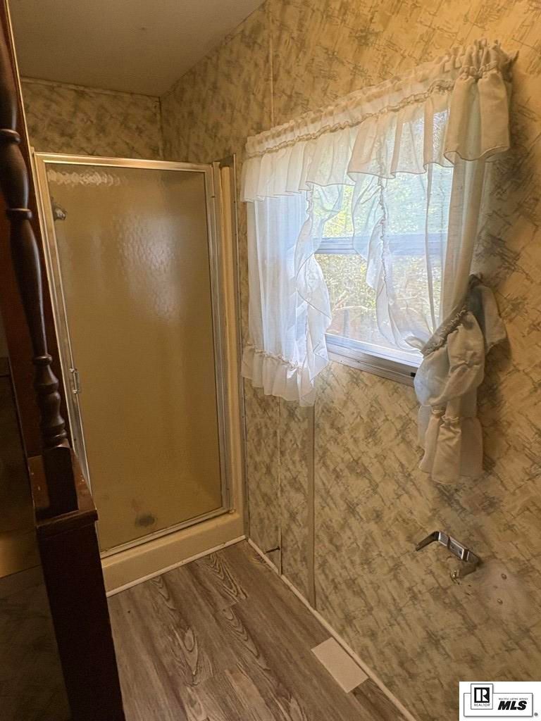 Land Listing Agent Photo