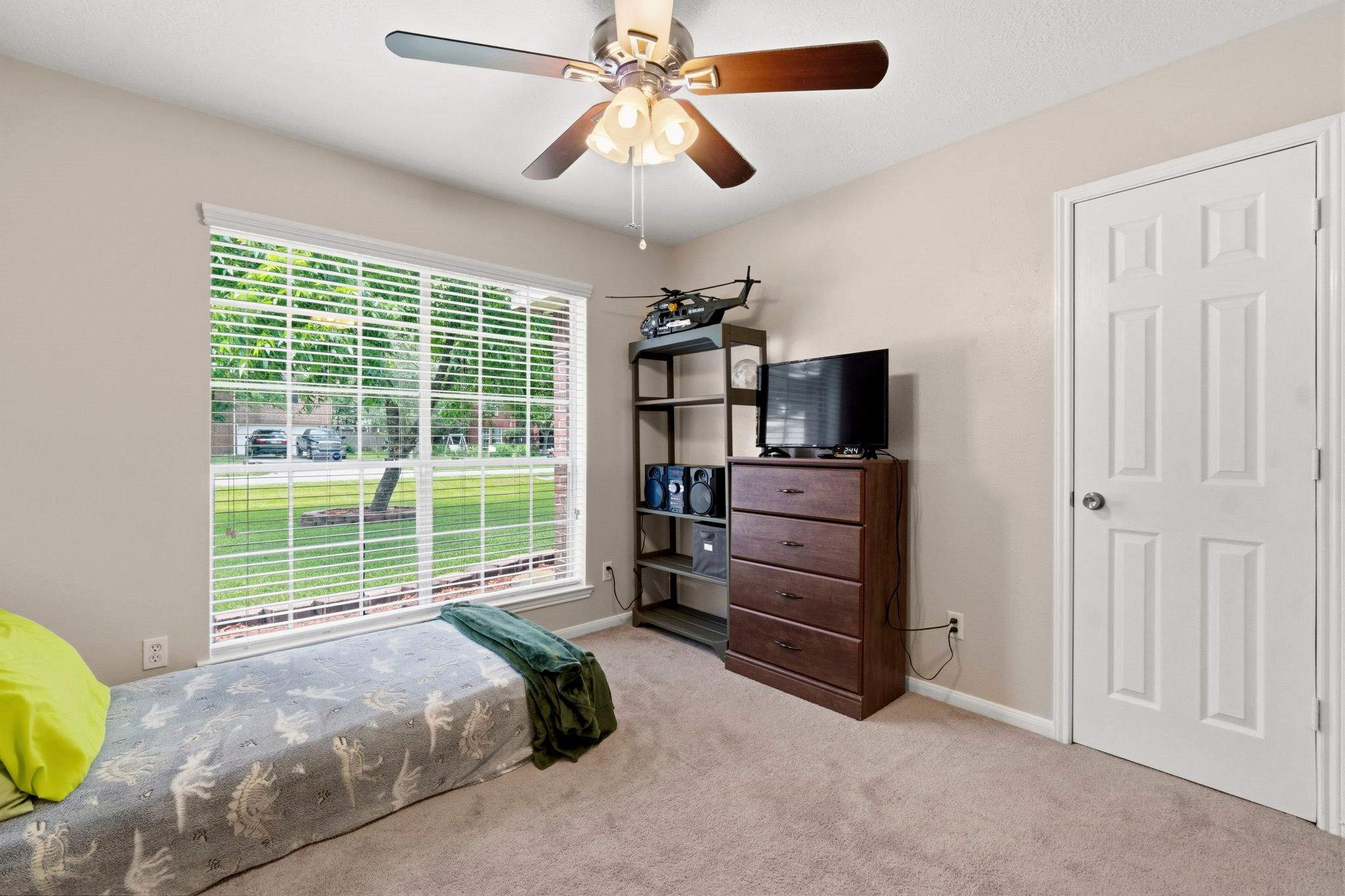 Land Listing Agent Photo