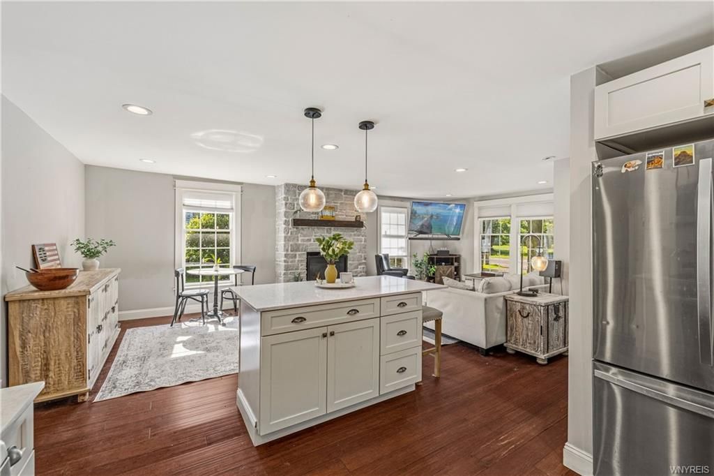 Land Listing Agent Photo