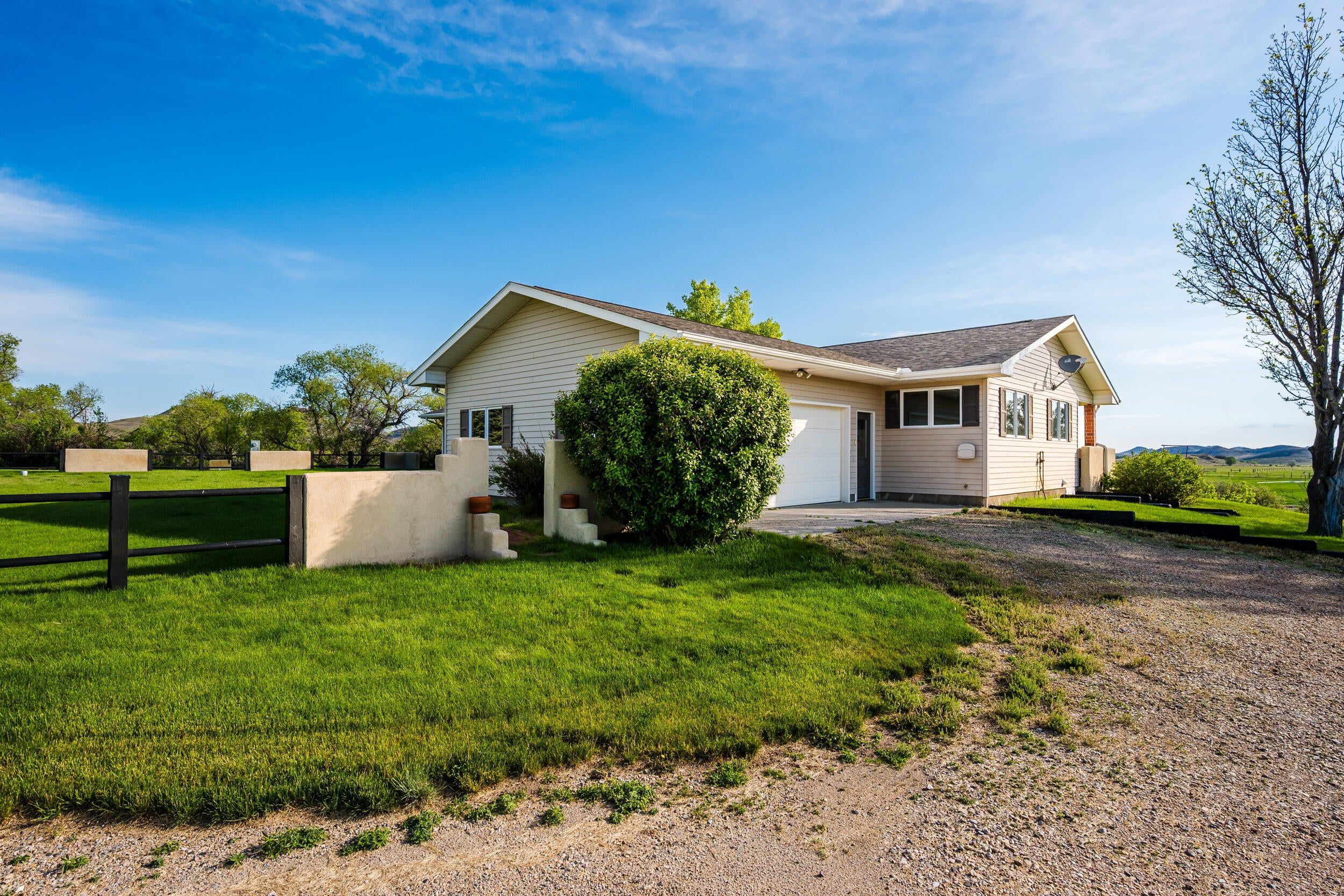 Land Listing Agent Photo