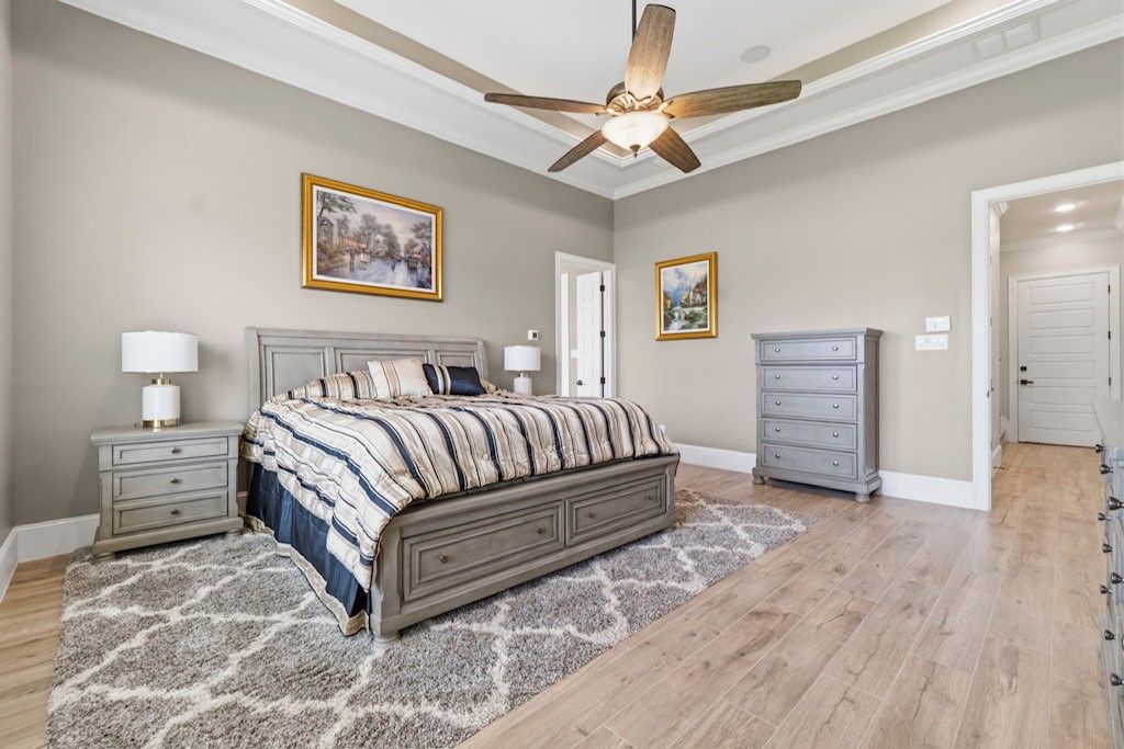 Land Listing Agent Photo