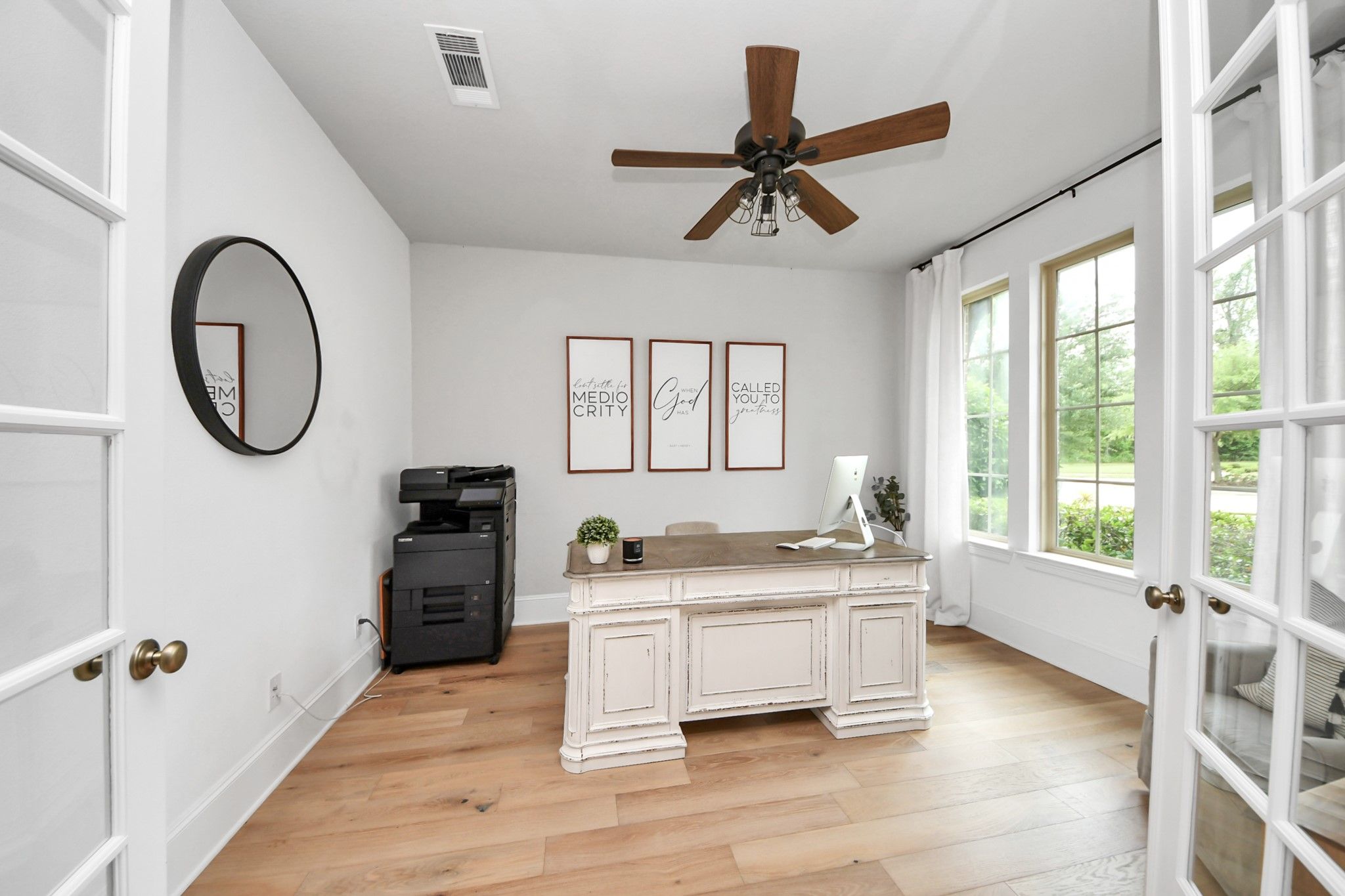 Land Listing Agent Photo