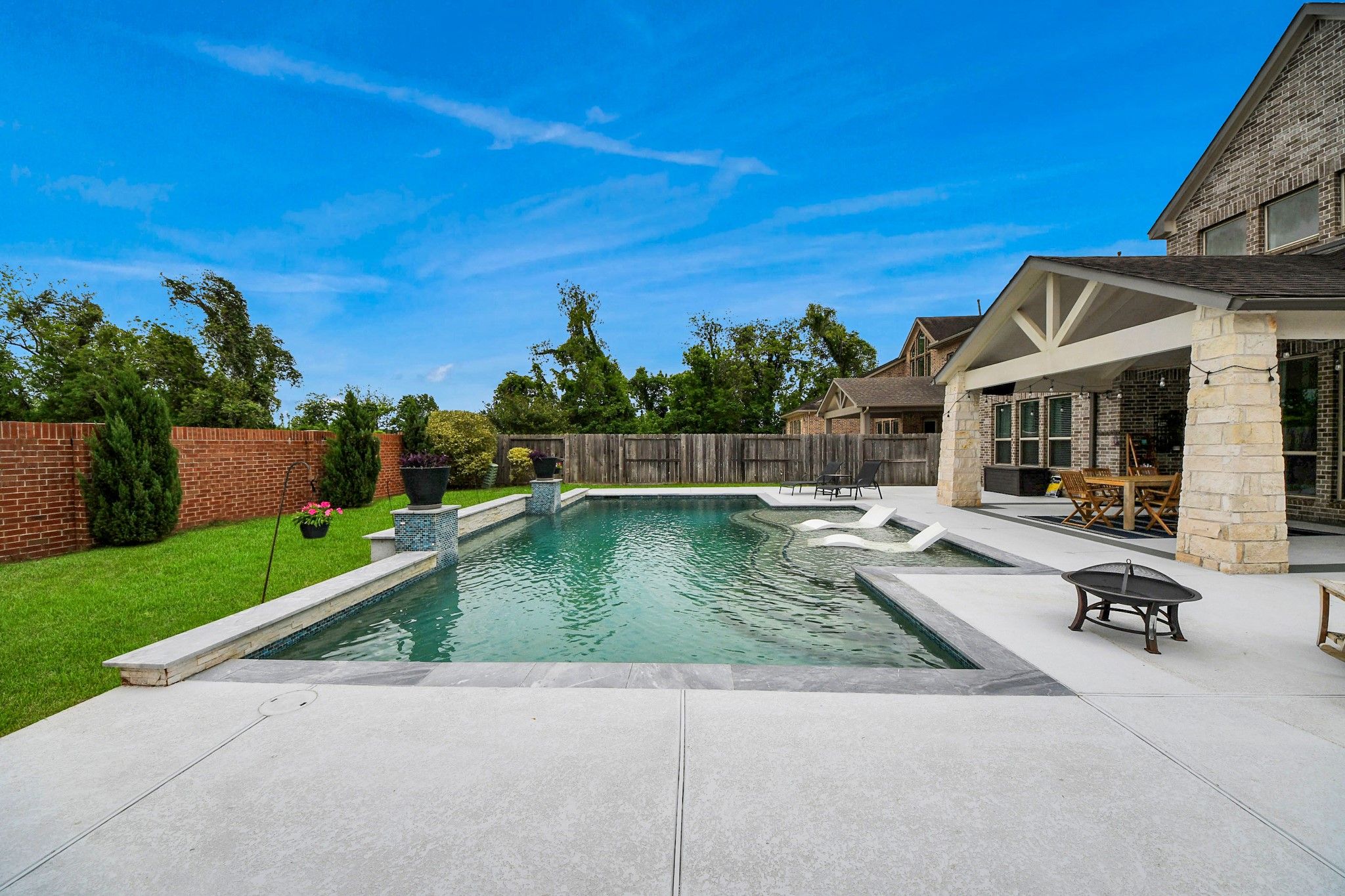 Land Listing Agent Photo