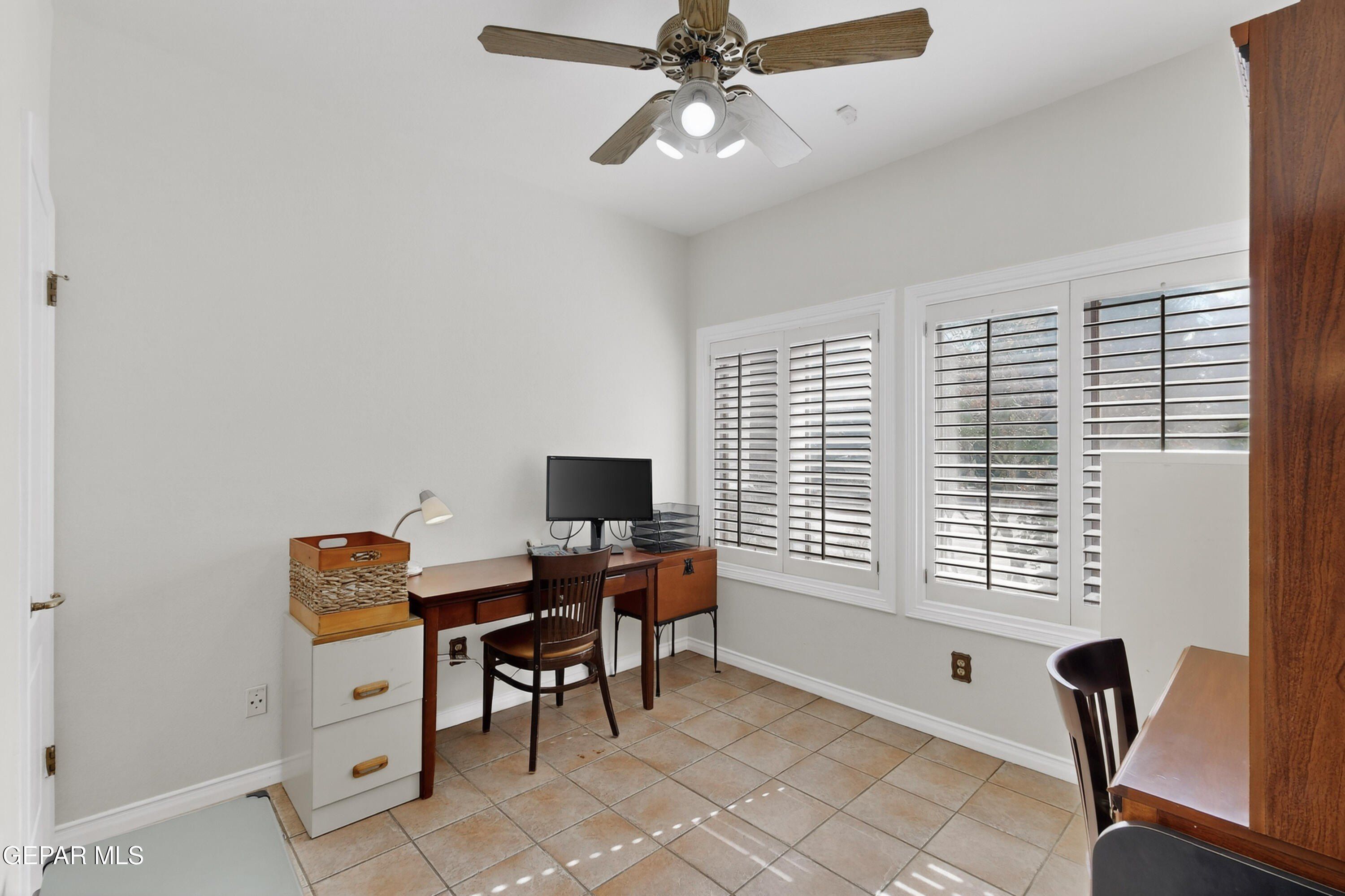 Land Listing Agent Photo